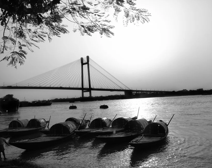 boats 2 bw.jpg