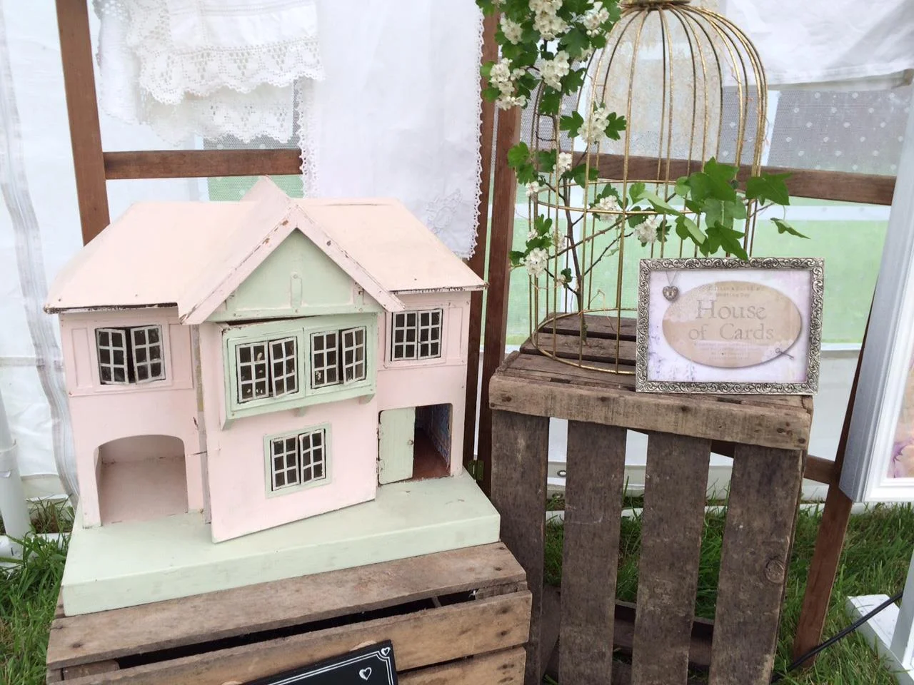 DOLL HOUSE £15