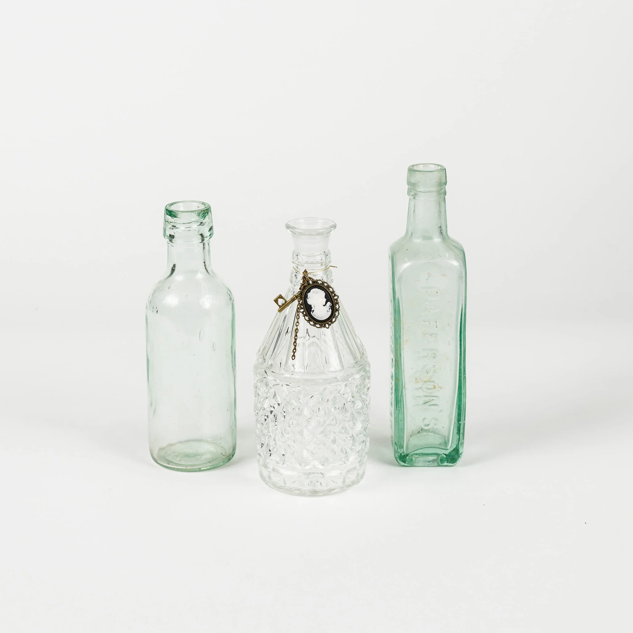 MEDIUM GLASS BOTTLES