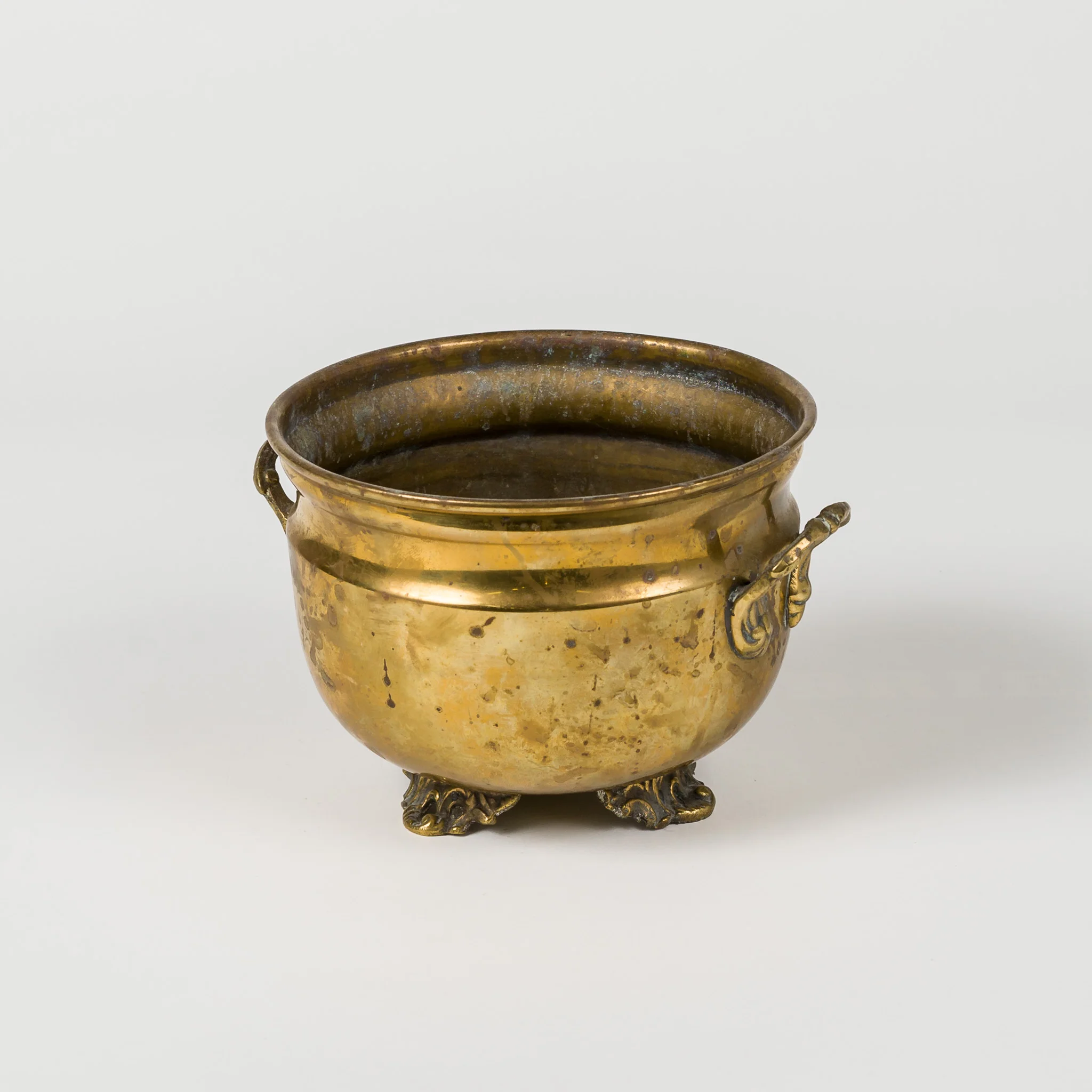 BRASS URN