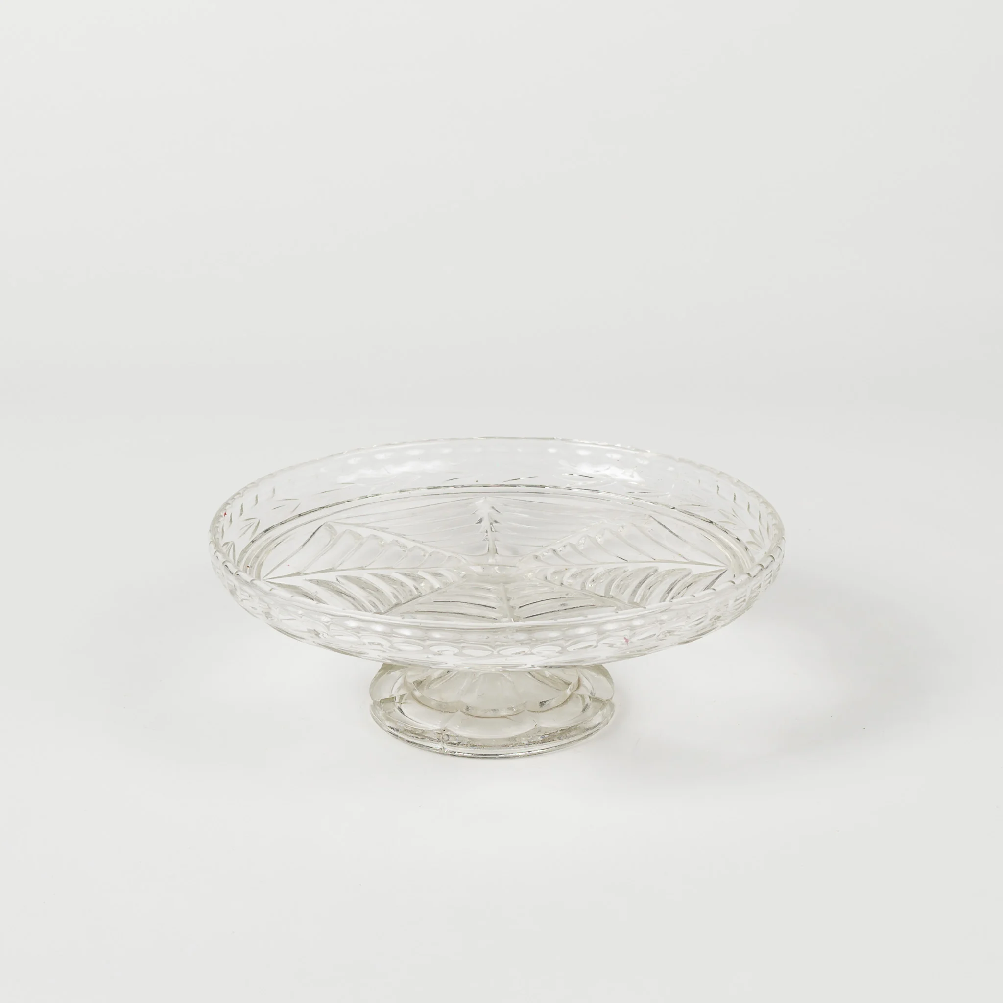 SMALL VINTAGE CAKE STAND