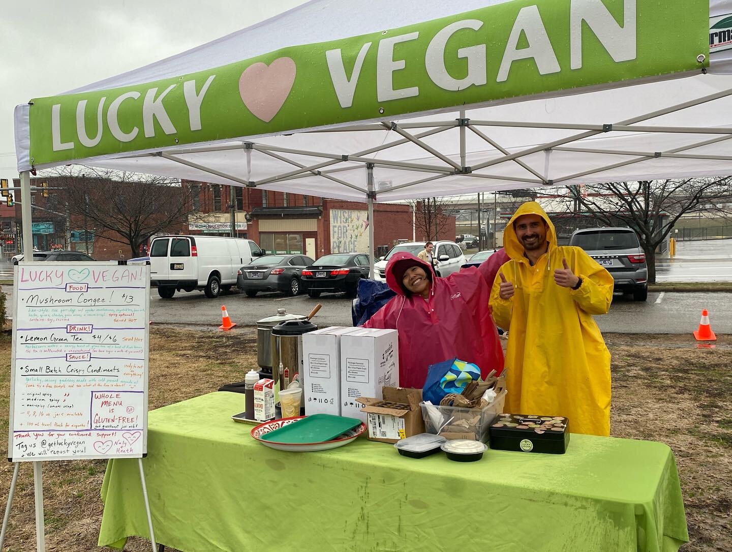 🐝What a fun day to run in for some joy and great food!🤗
✨Like we say on rainy market days, we can&rsquo;t un-make it, un-bake it, or put it back in the ground! So come and get it to enjoy all week!🥧

#nashvillesfavoritefarmersmarket #richlandparkf