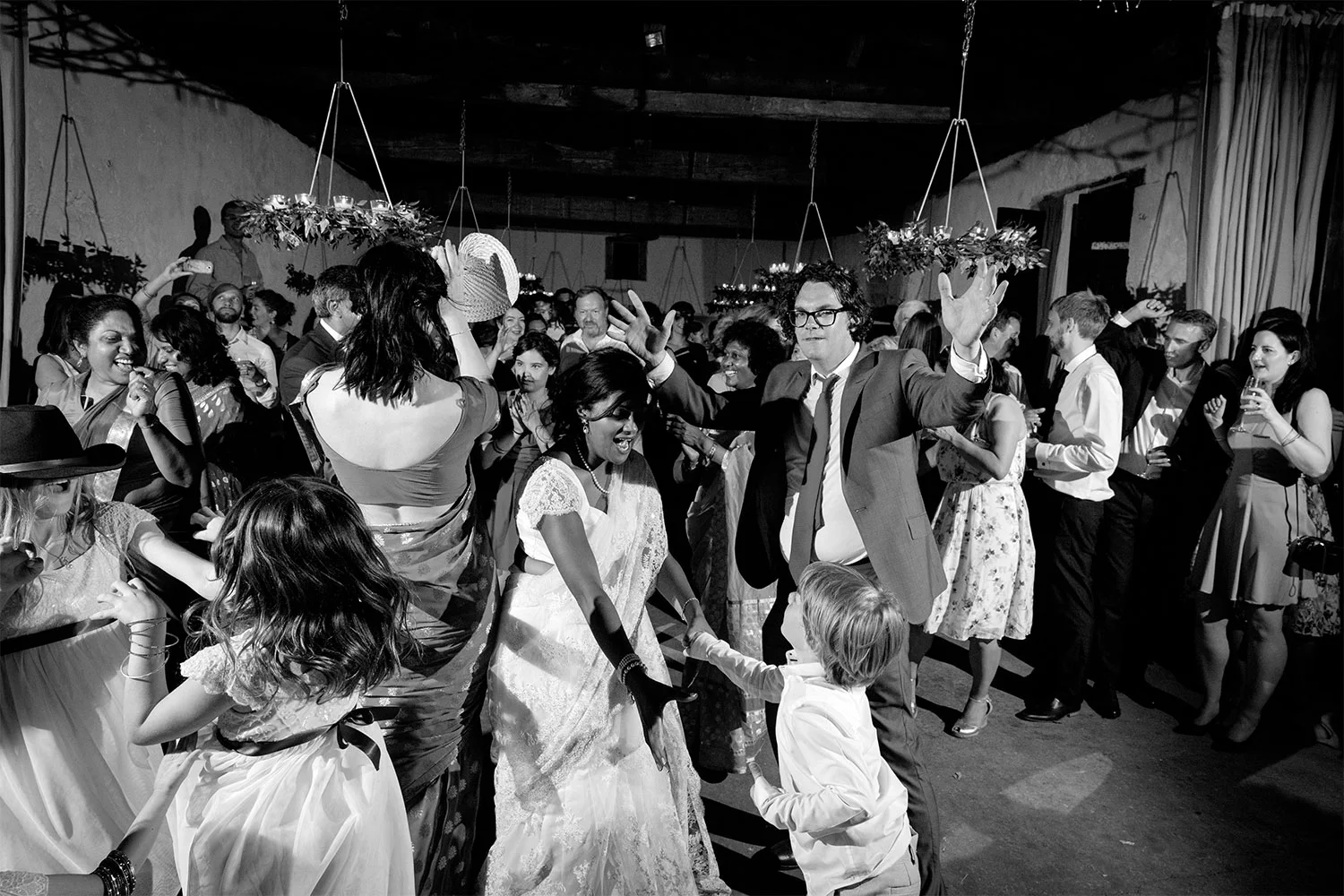 Guests-dancing-black-and-white.jpg