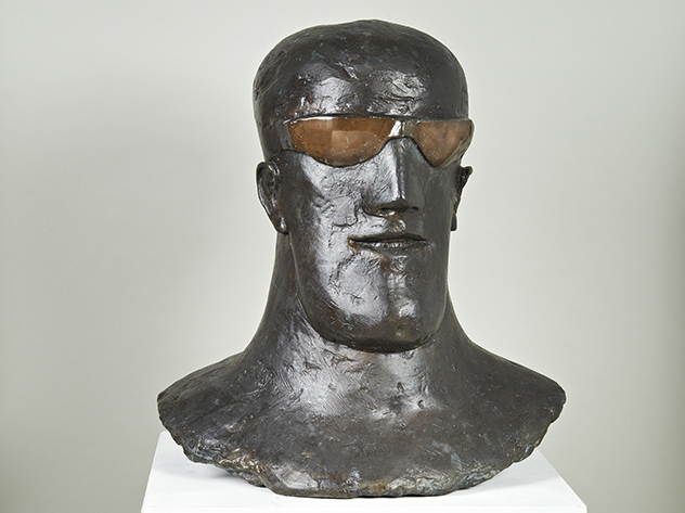 Elisabeth Frink: Goggled Head I 1969 Bronze Photo: Dominic Brown