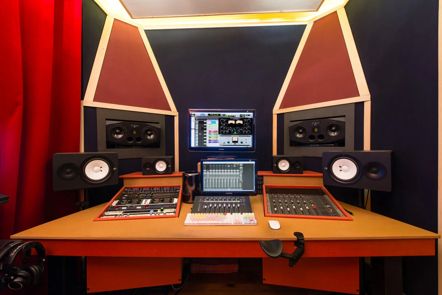 RED HOUSE_L'Aparté studio 1.jpg