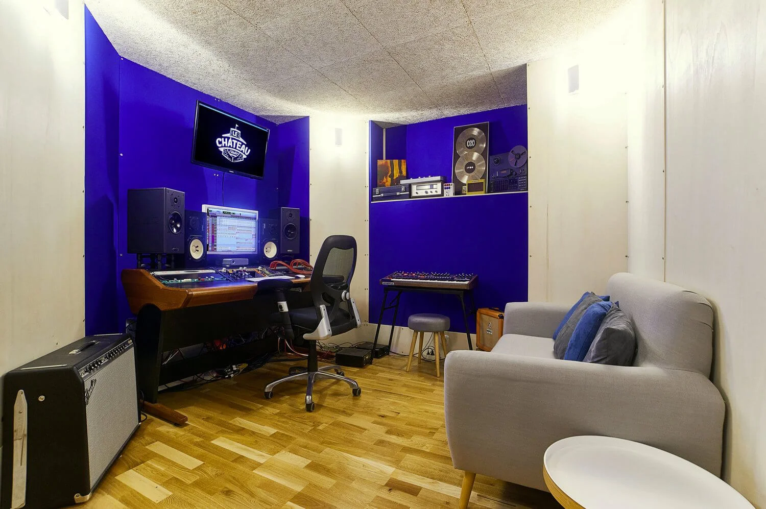 RED HOUSE_Le château studio 1.jpg