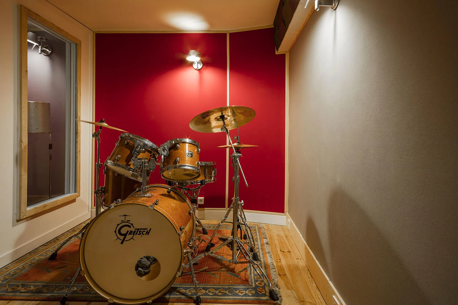 RED HOUSE_Mirage studio 2.jpg