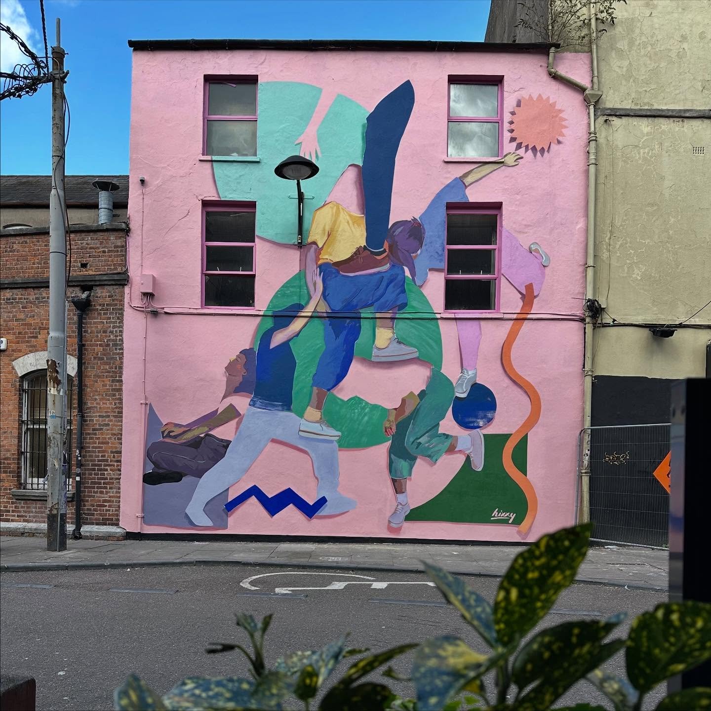 &lsquo;Assembly&rsquo; 
Push and pull, lift up and be held. Redistribute of weight. what does community and friendship mean to you?
-
In these polarising times, building networks and bringing people together, creating support systems and strength thr