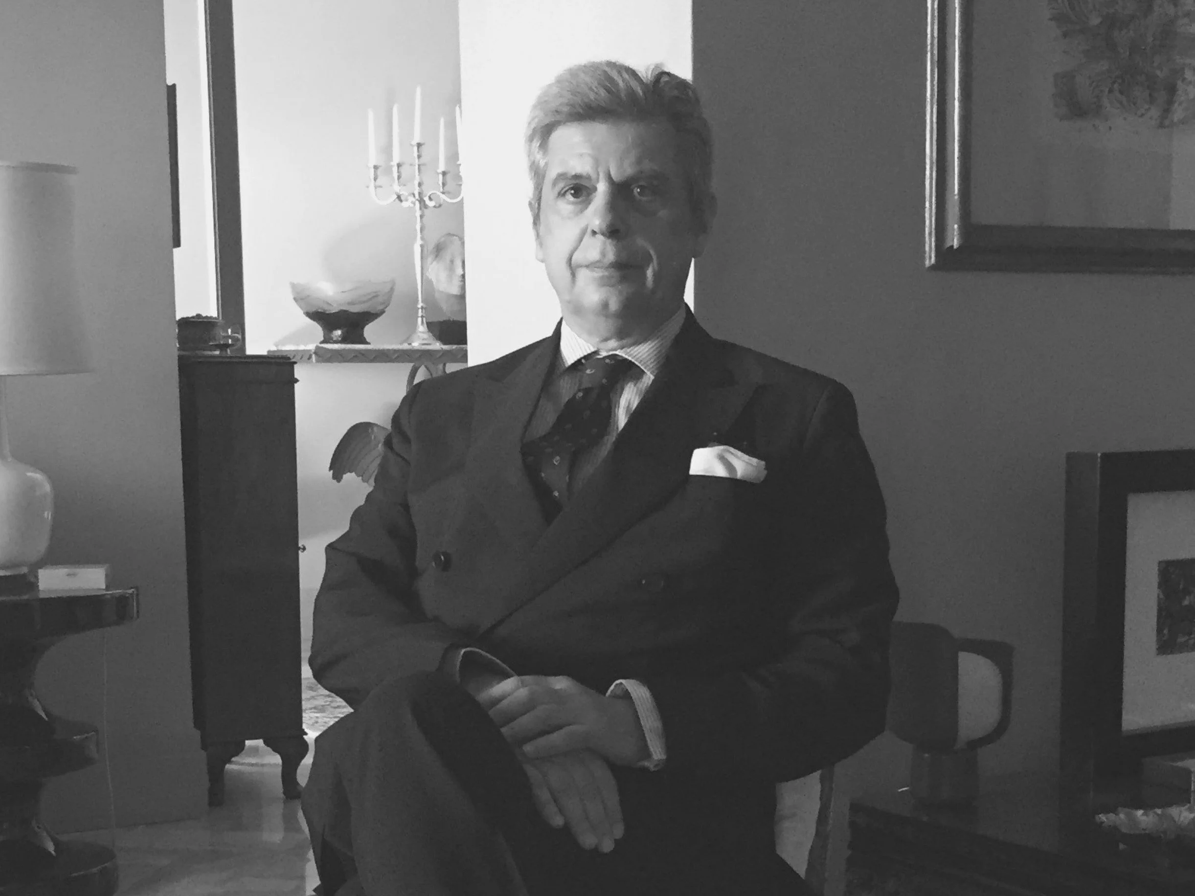 MAURIZIO SERRA | CHÈRES COUSINES ET CHERS COUSINS…