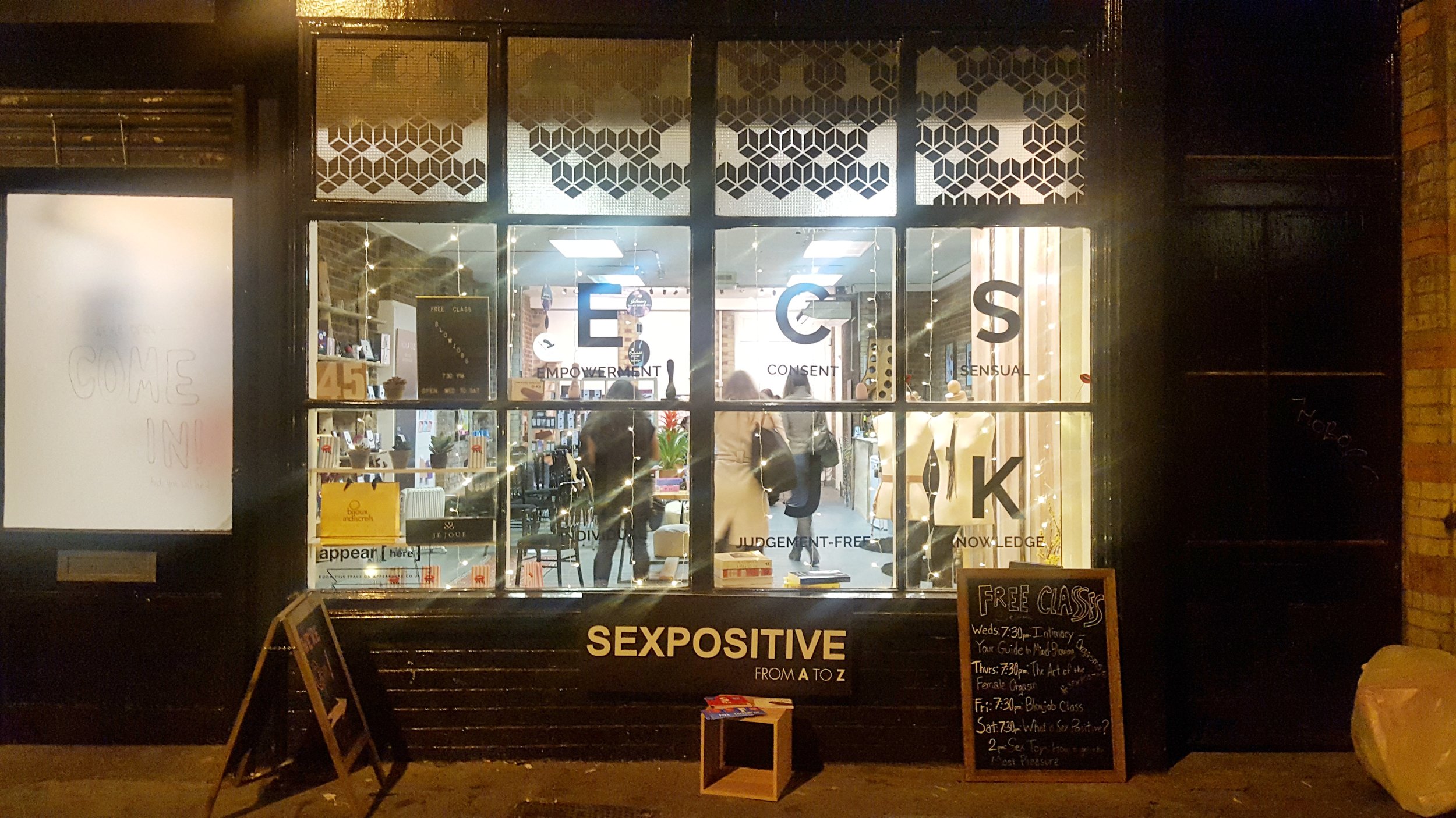 Je Joue pop-up store, 45 Charlotte Road, Shoreditch , London, EC2A