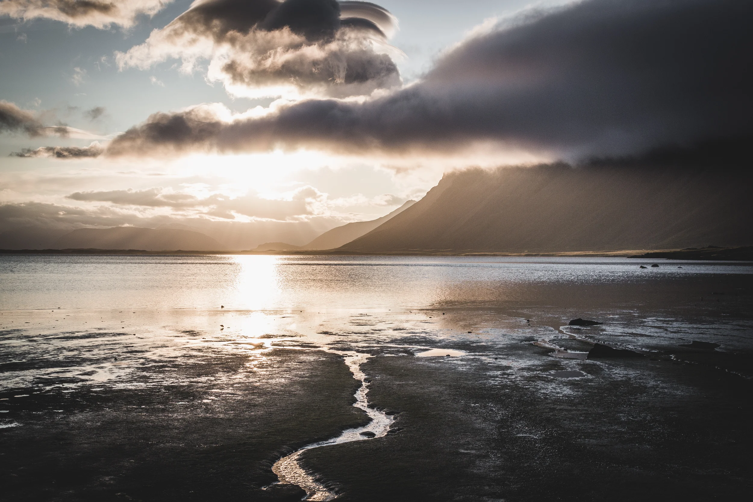 islande - couché soleil lumiere trait eau.jpg