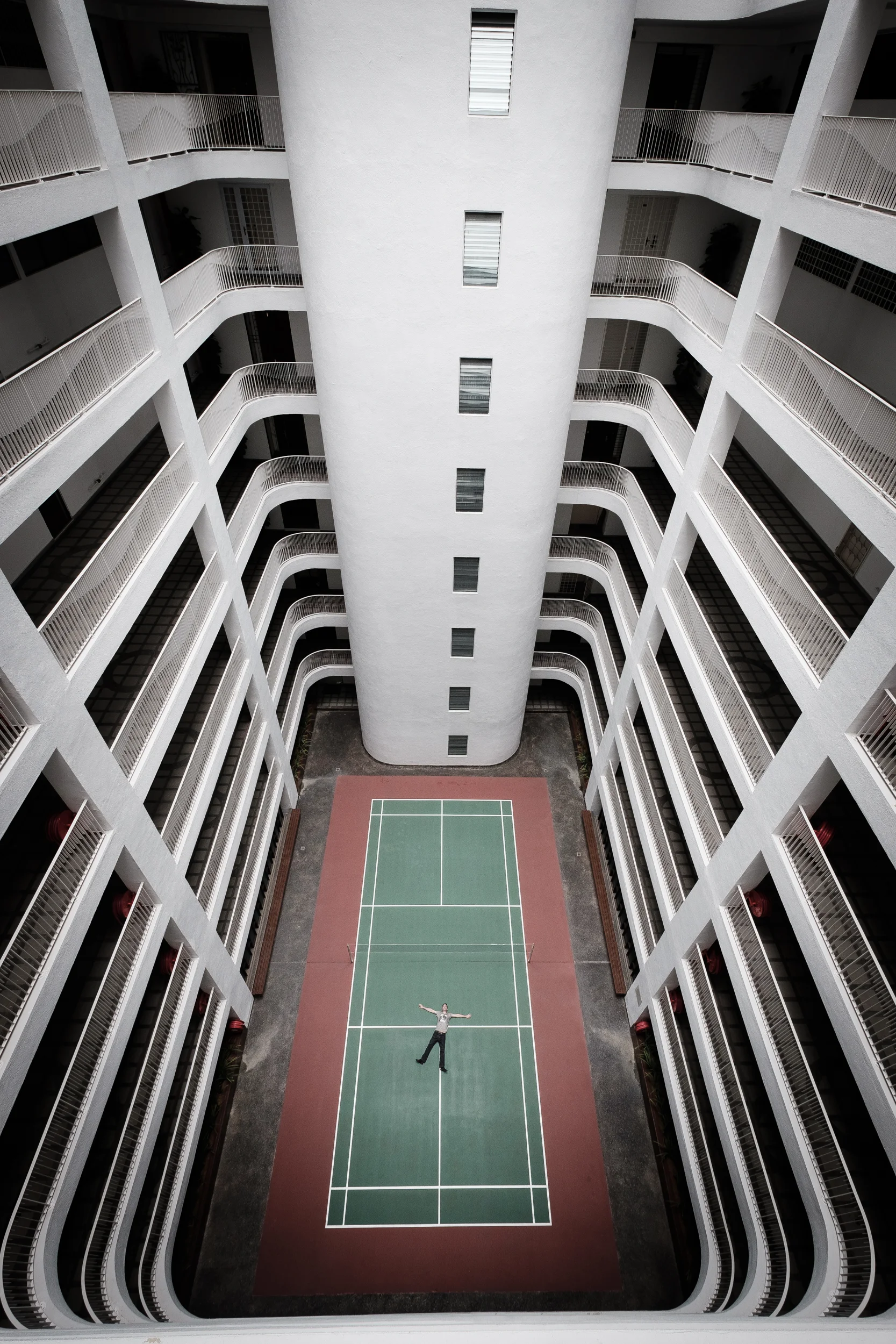 asie - look down tennis papou.jpg