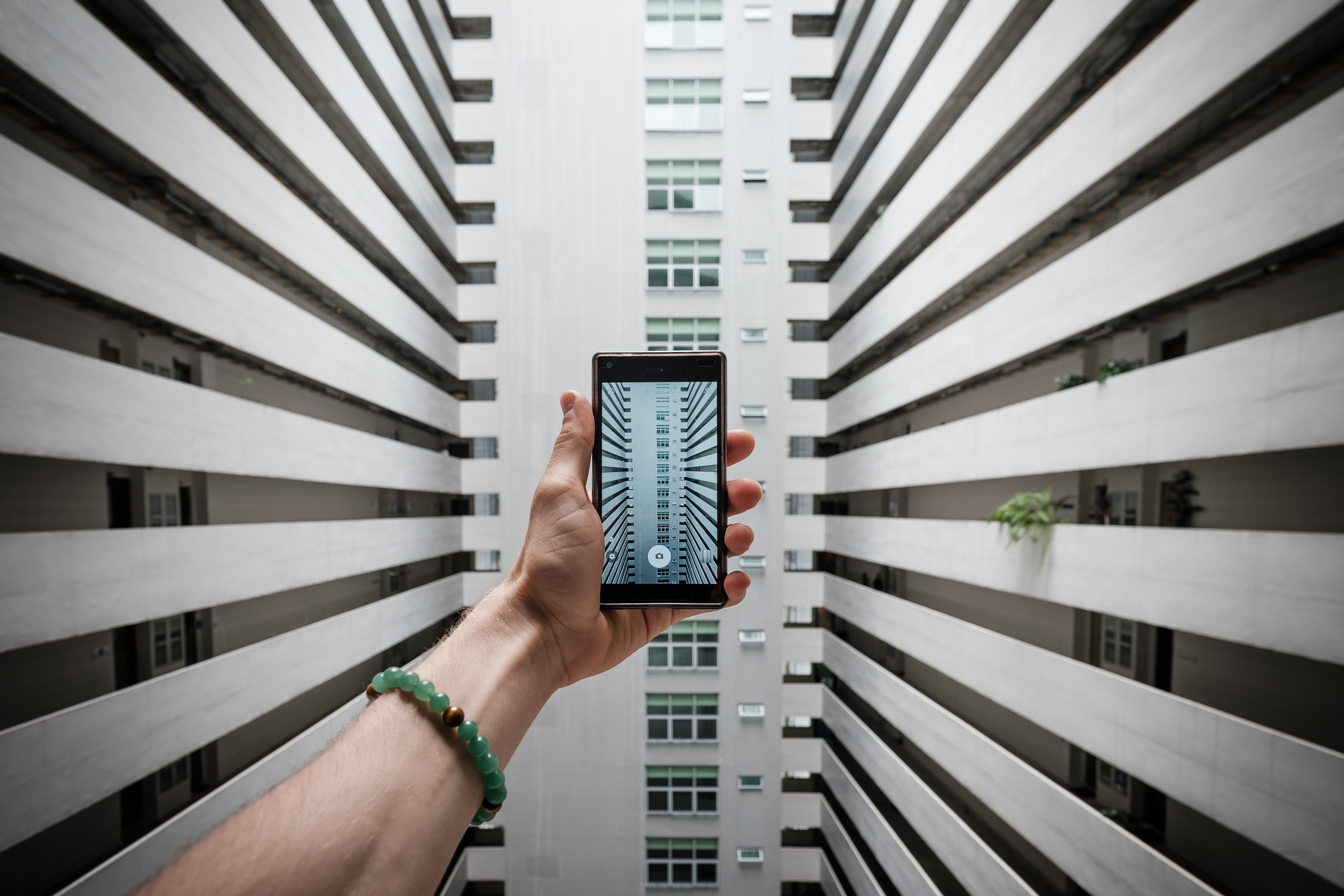 asie - sony look through batiment.jpg