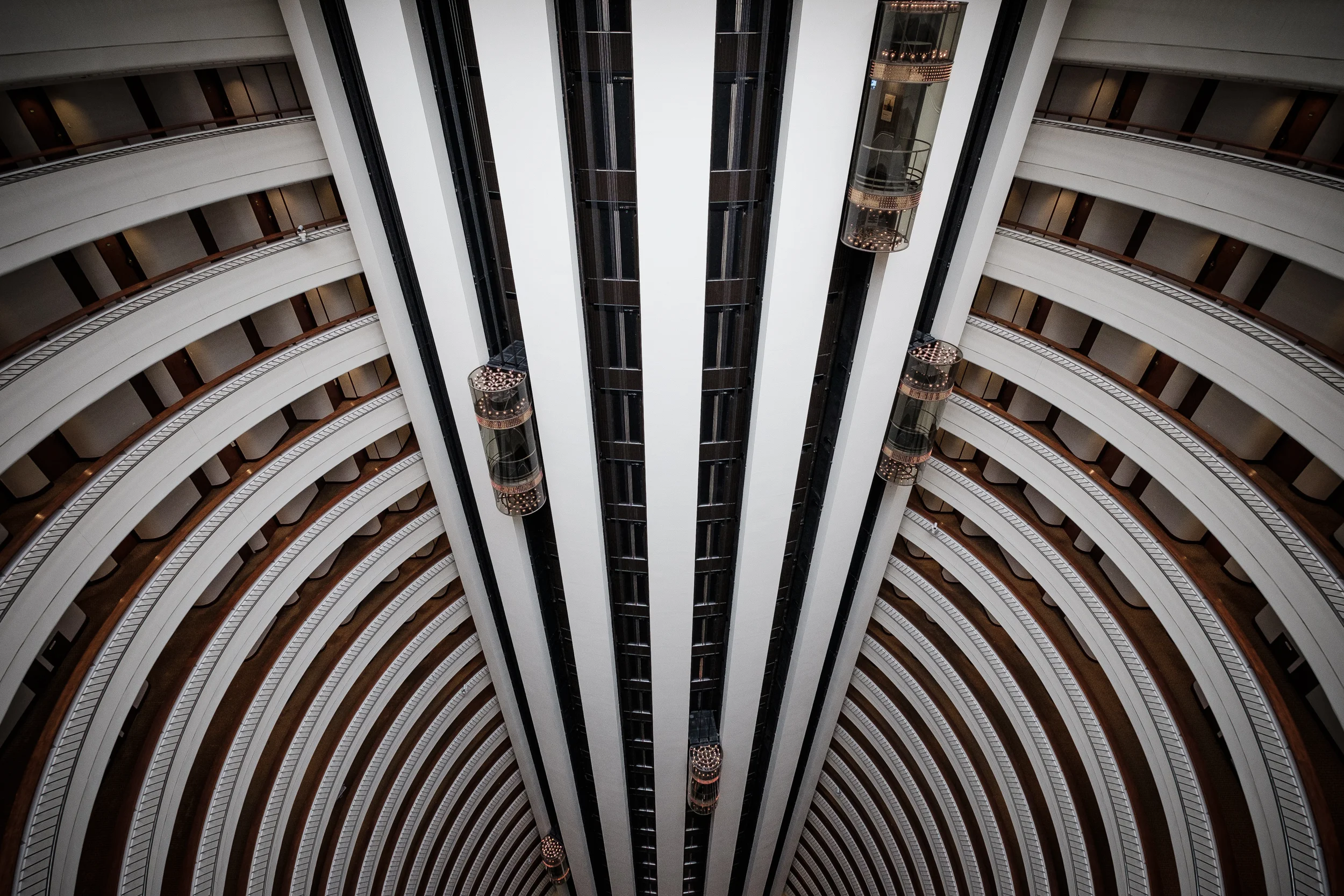 asie - hotel blanc look down.jpg