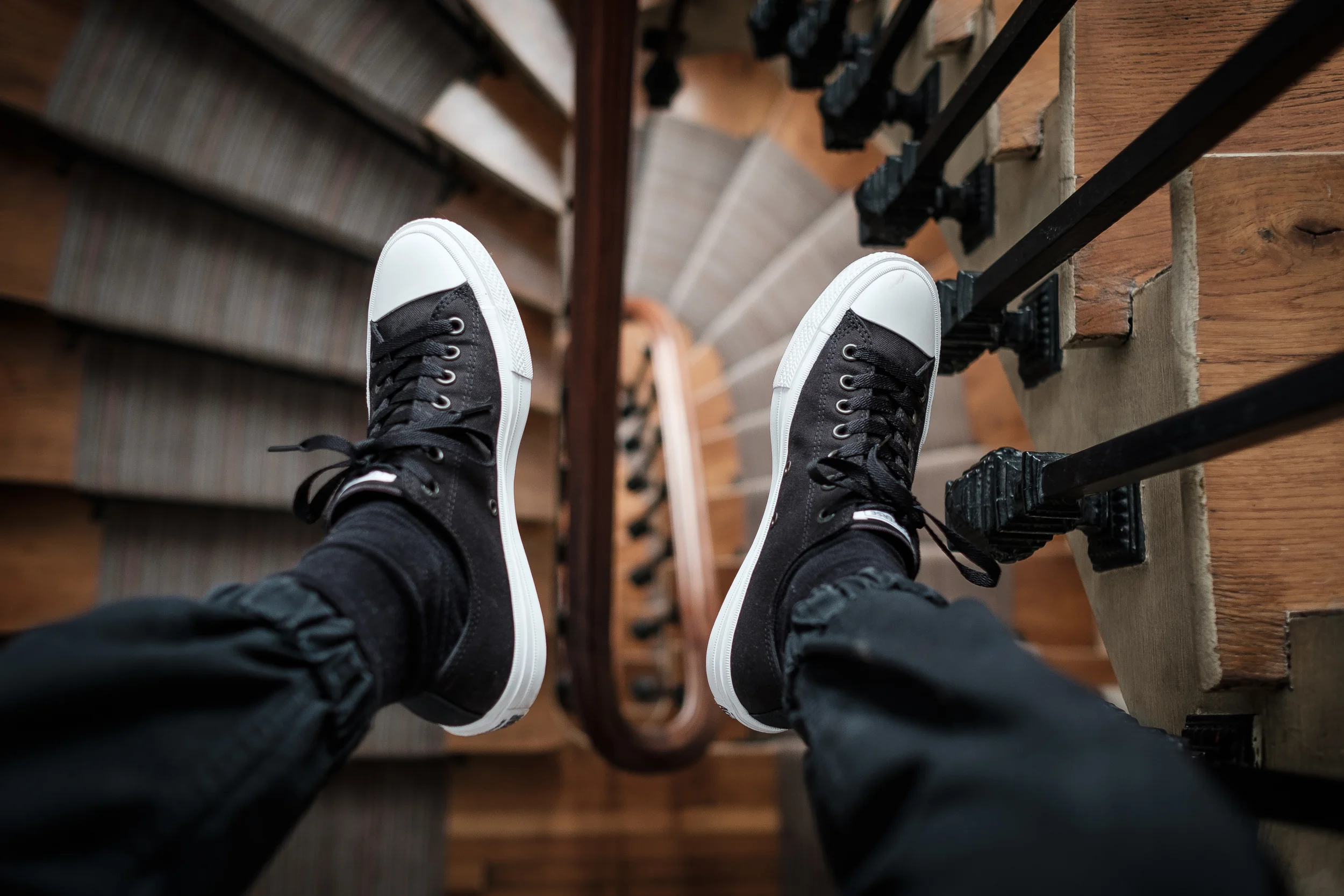paris - converse escaliers.jpg