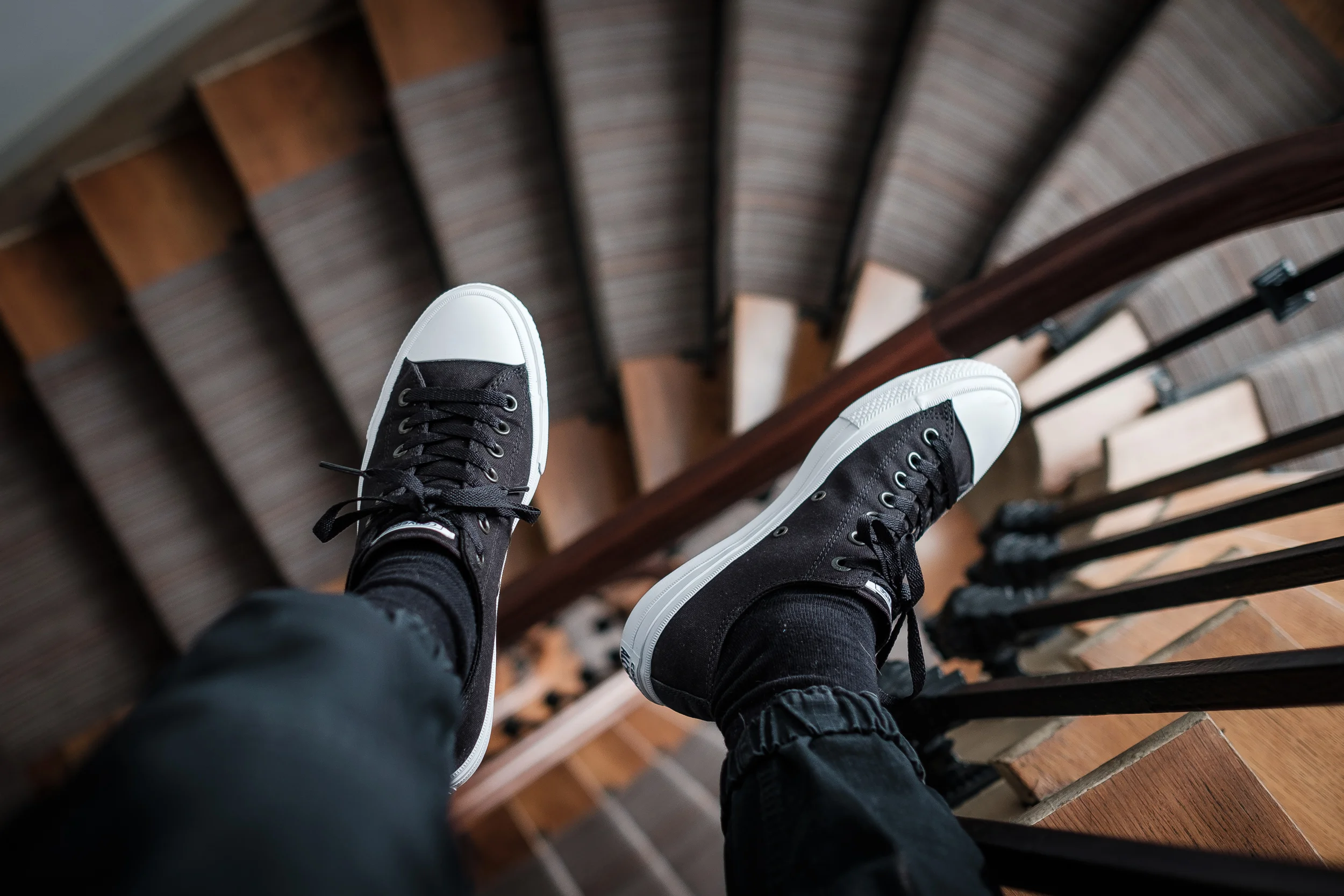 paris - converse escaliers-2.jpg