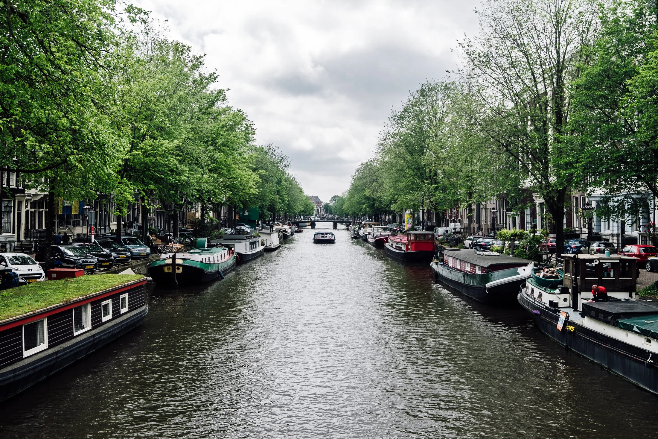 amsterdam - canaux bateau milieu.jpg