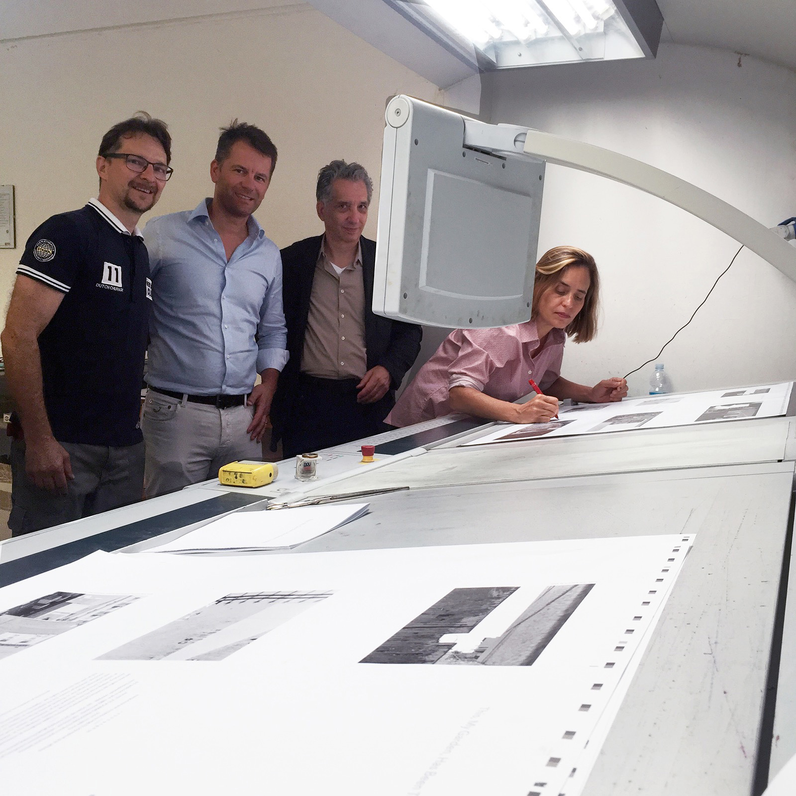 Signing Press sheets at Grafiche Si.Z, Verona Italy