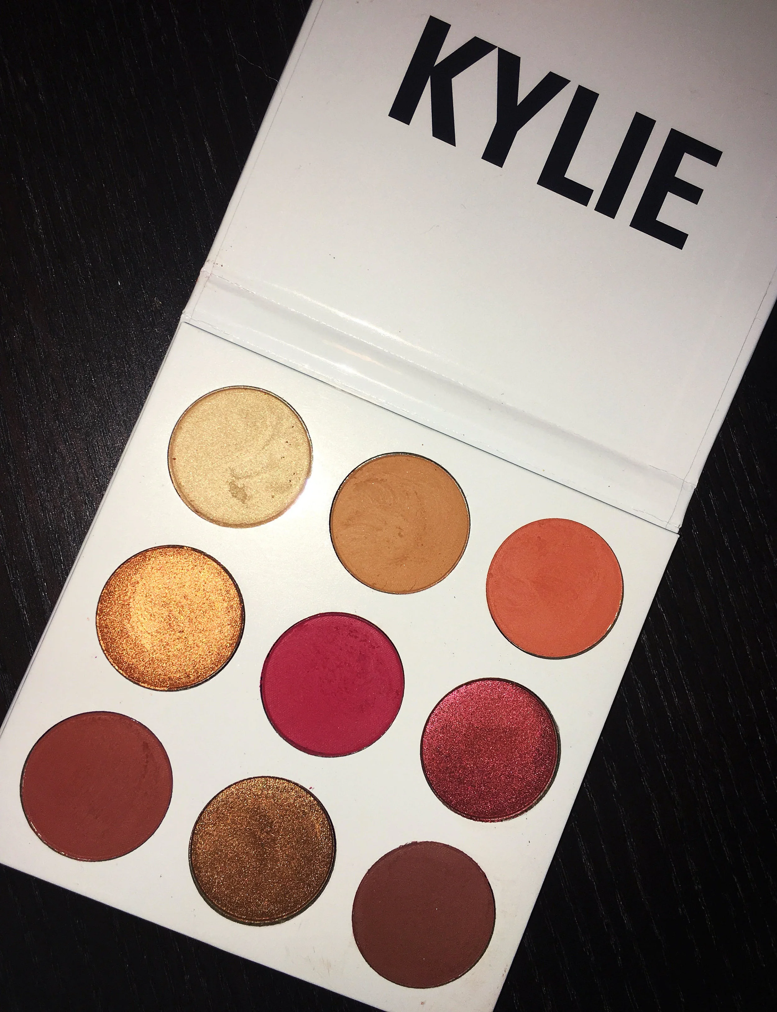 Kylie Cosmetics #KYSHADOW: The Burgundy Palette Review