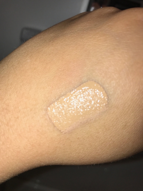 I picked up 3 shades because purchasing online can be a bit tricky, I went with 3 shades from the Medium skin tone range, 30-Medium, 35-Medium Tan and 40-Golden all though all 3 work well, i found that my perfect match is 35-Medium Tan, which I watched on my hand in this photo.