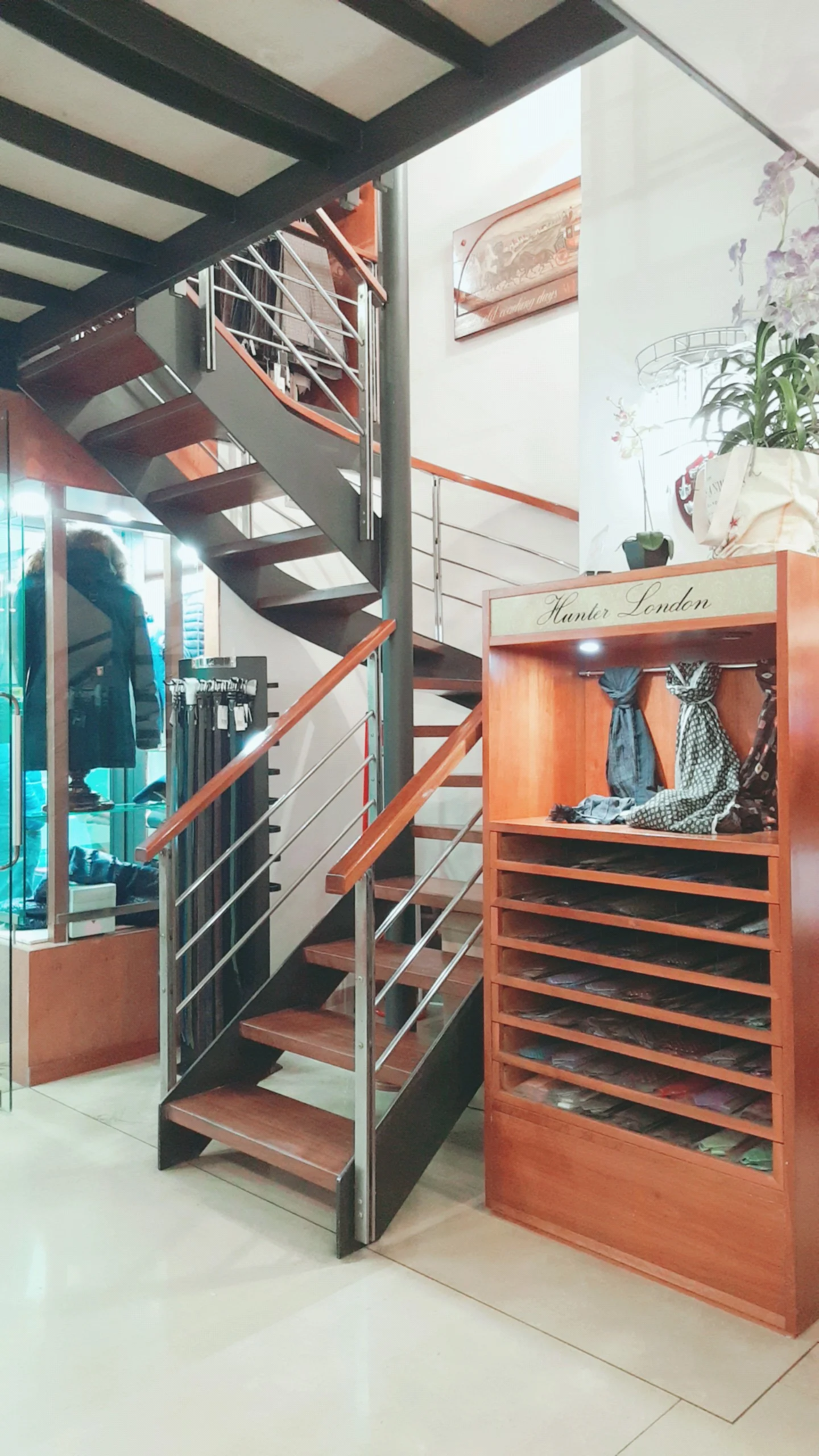 Store 01.jpg