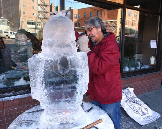 Hamer working during the Christmas Stroll 2015.