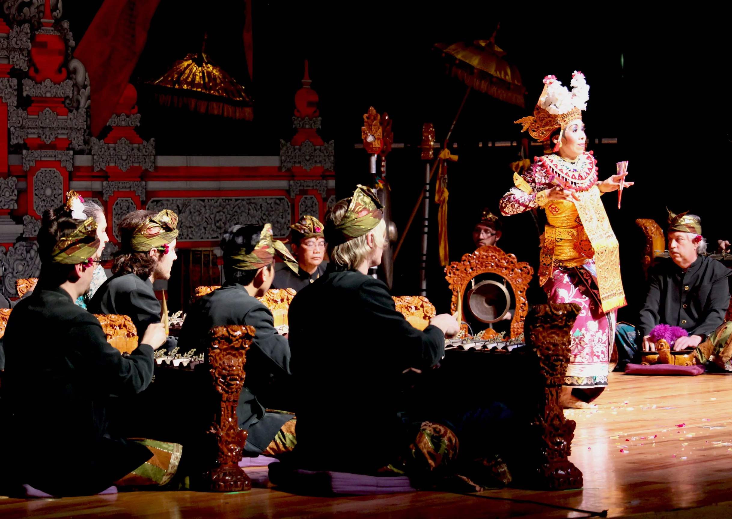 balidance3.jpg