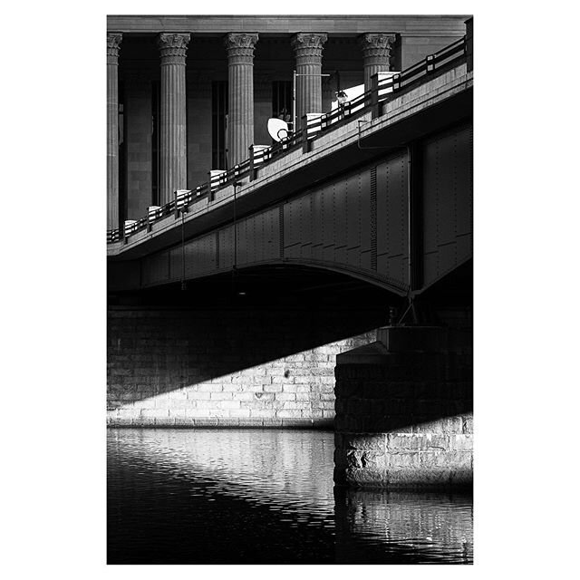 Glimpses of the Schuylkill River from the morning ride. #visitphilly #go_philadelphia #igers_philly #phillyprimeshots #phillyunknown #phillycurrent #streetphotography #citylife #go_philadelphia #ig_street #ig_philly #bnw_captures #streetfinder #captu