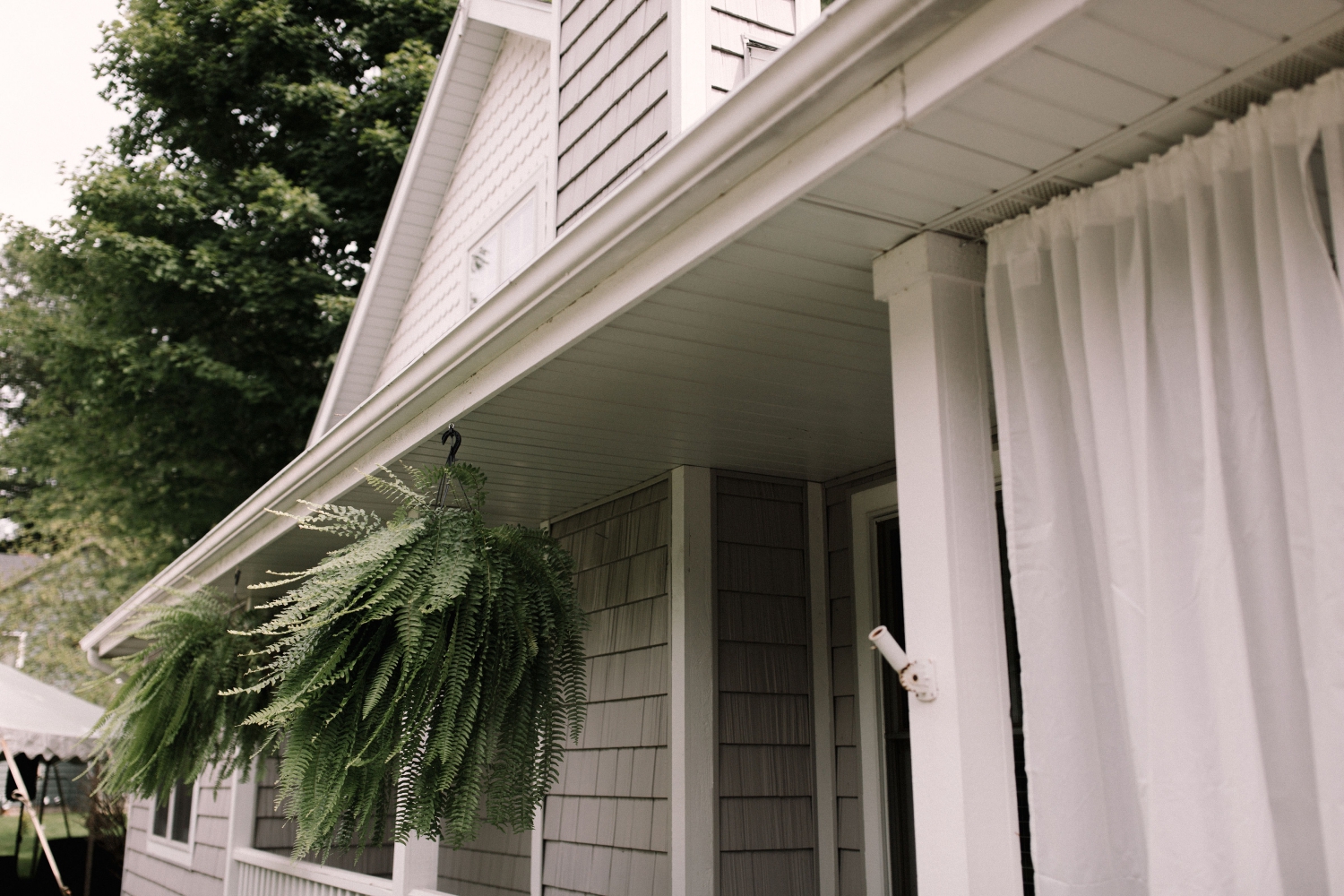 Michigan Frontyard Lake Wedding - Lauren Crawford Photography-73.jpg