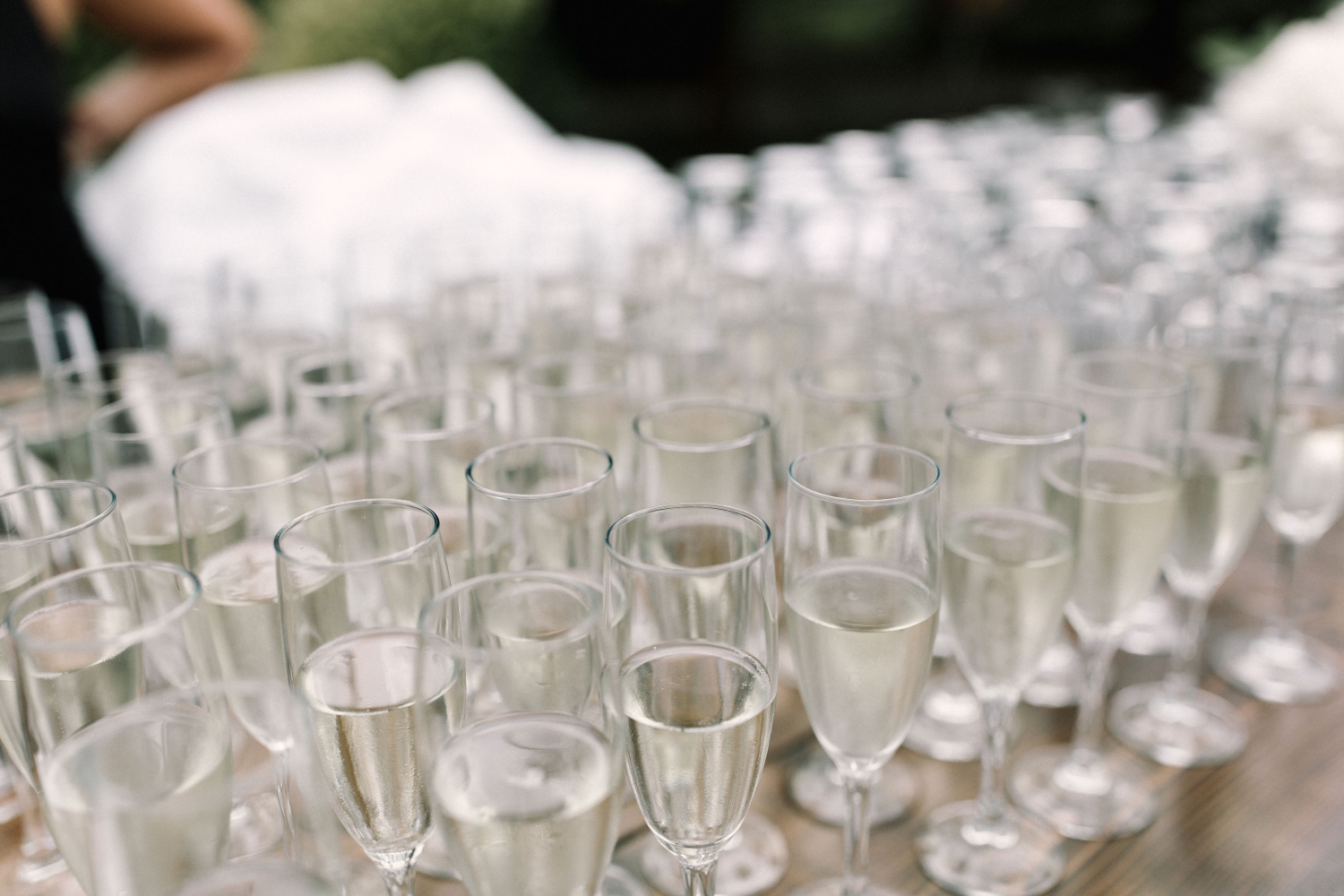 Michigan Frontyard Lake Wedding - Lauren Crawford Photography-80.jpg
