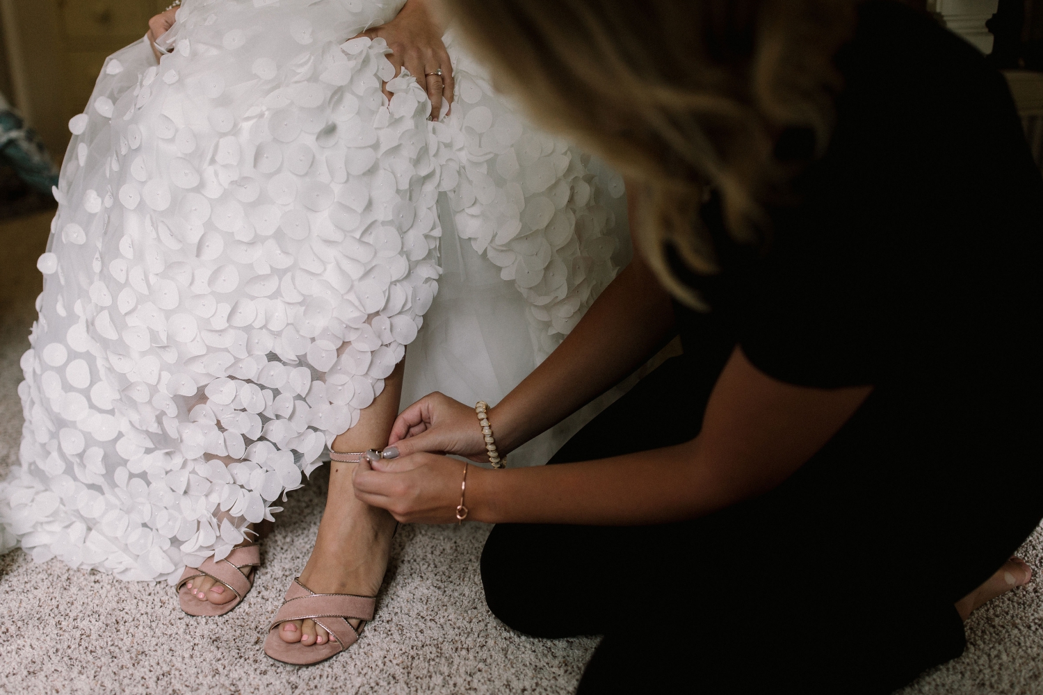 Michigan Frontyard Lake Wedding - Lauren Crawford Photography-155.jpg