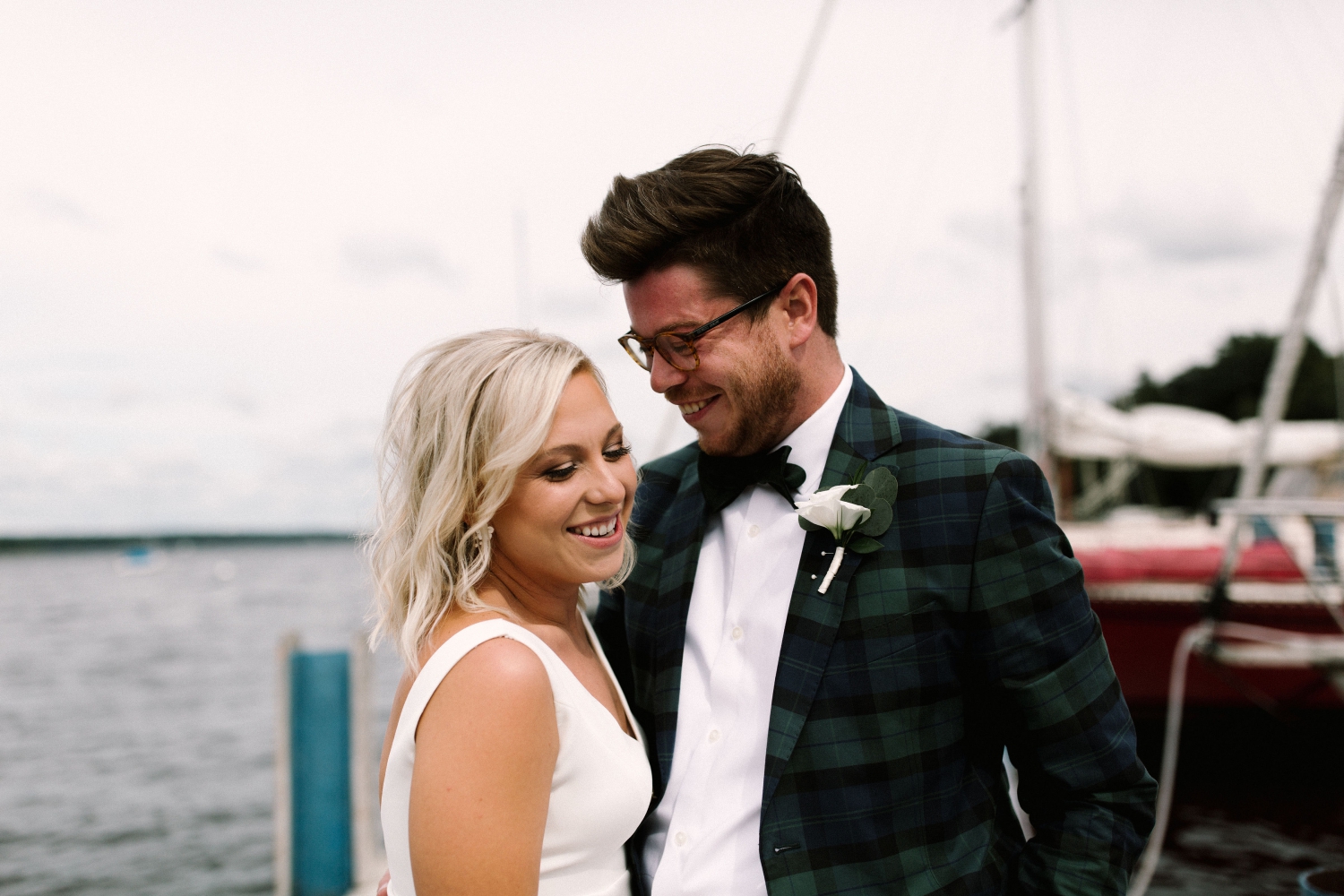 Michigan Frontyard Lake Wedding - Lauren Crawford Photography-208.jpg