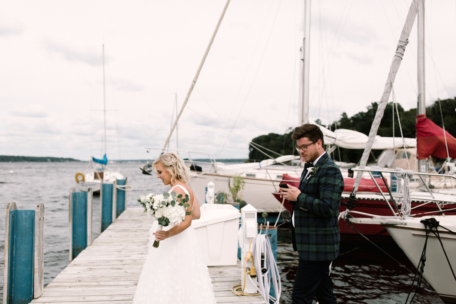 Michigan Frontyard Lake Wedding - Lauren Crawford Photography-231.jpg