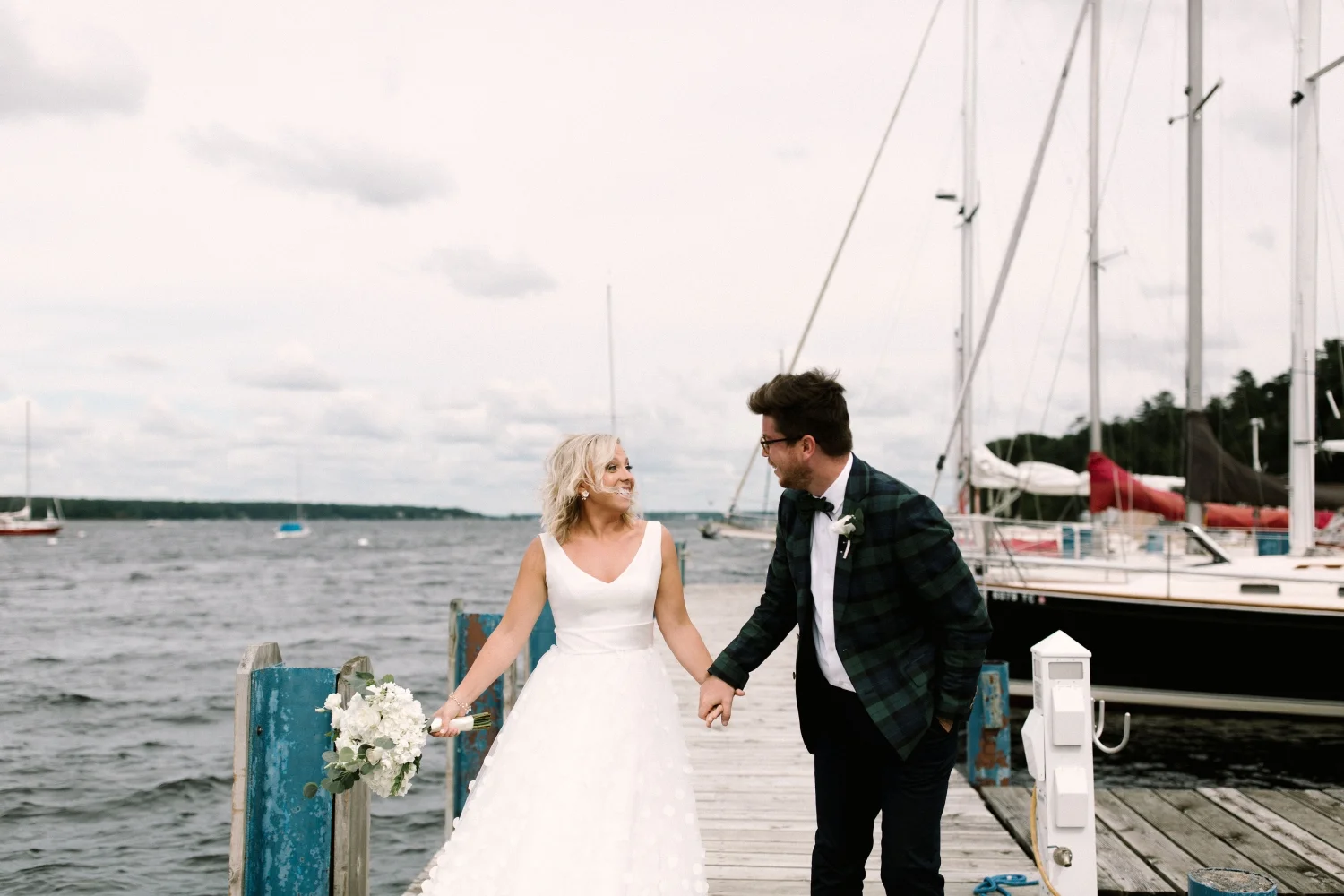 Michigan Frontyard Lake Wedding - Lauren Crawford Photography-248.jpg