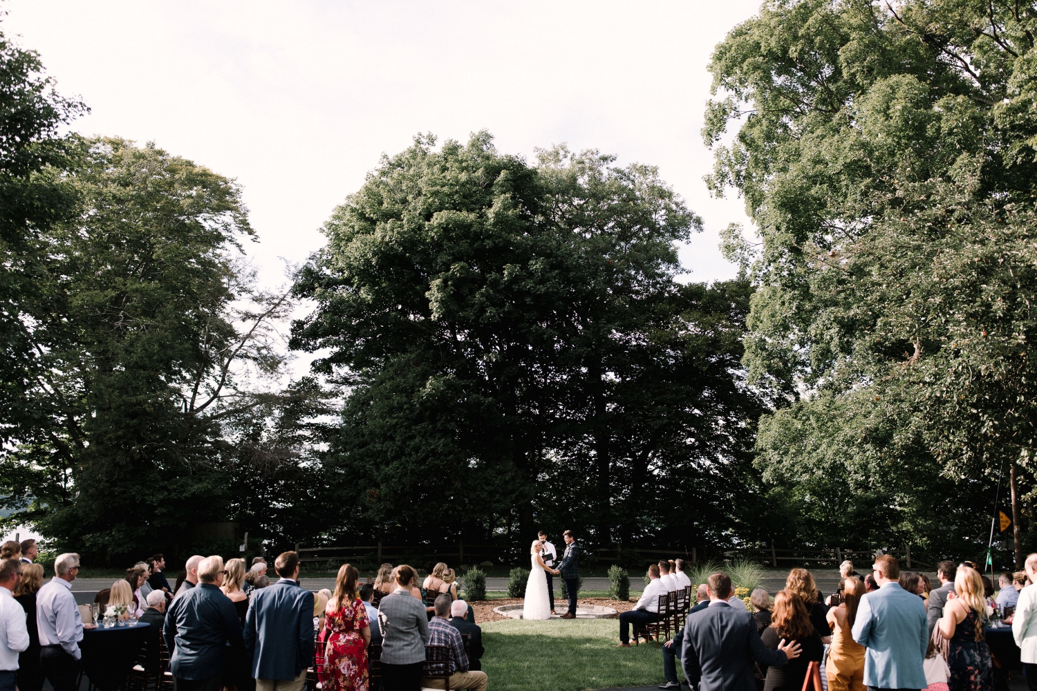 Michigan Frontyard Lake Wedding - Lauren Crawford Photography-571.jpg