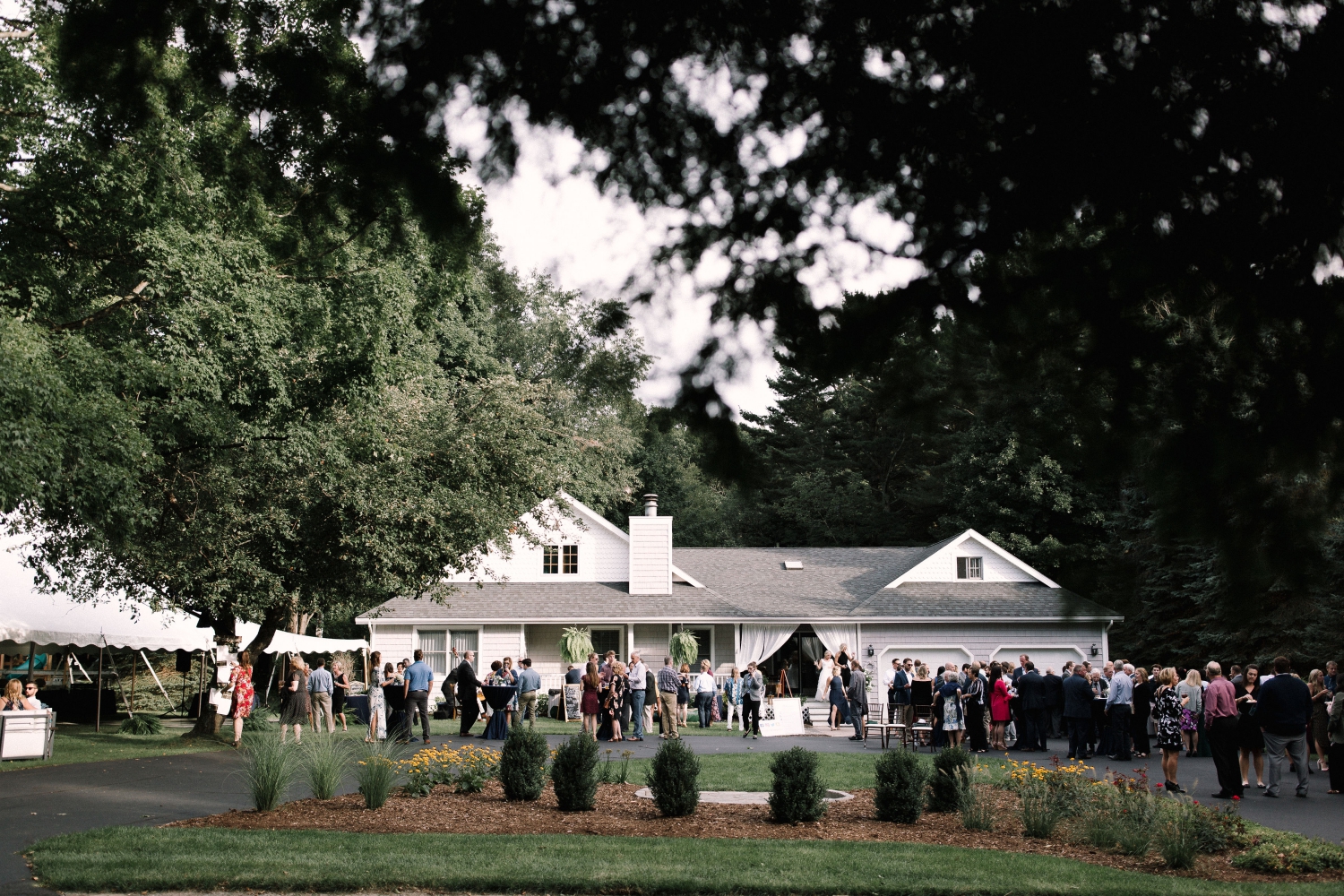 Michigan Frontyard Lake Wedding - Lauren Crawford Photography-658.jpg