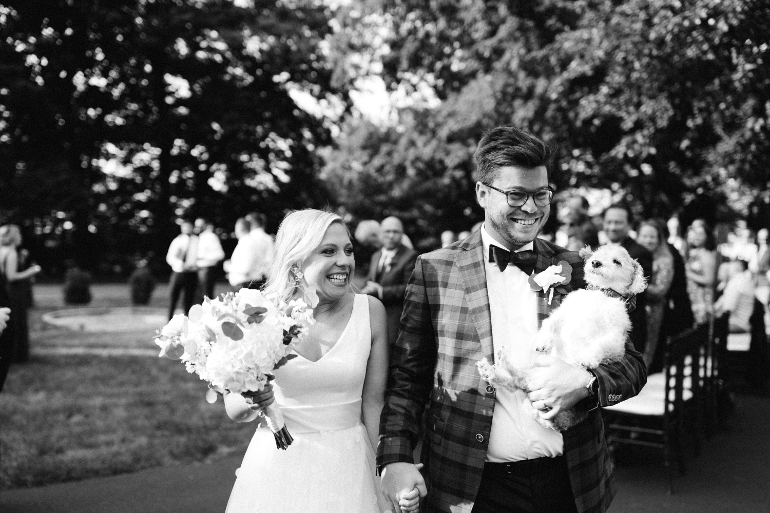 Michigan Frontyard Lake Wedding - Lauren Crawford Photography-628.jpg