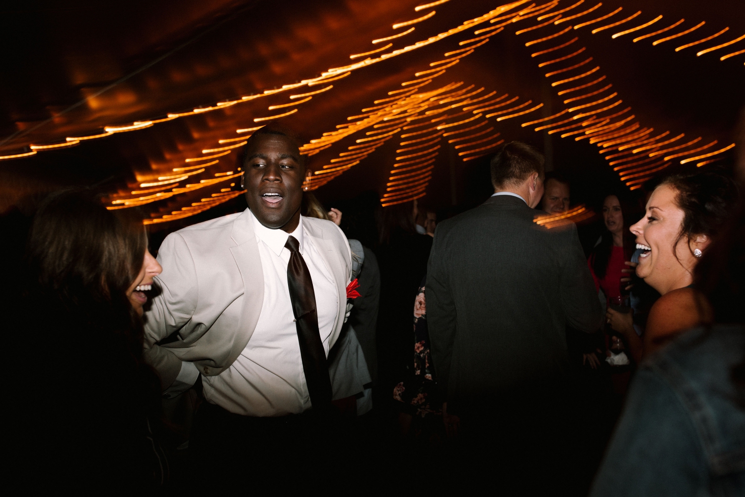 Michigan Frontyard Lake Wedding - Lauren Crawford Photography-854.jpg