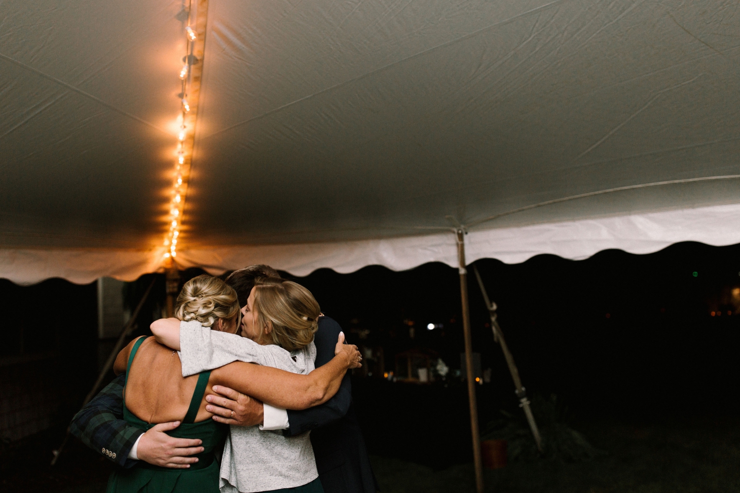 Michigan Frontyard Lake Wedding - Lauren Crawford Photography-824.jpg