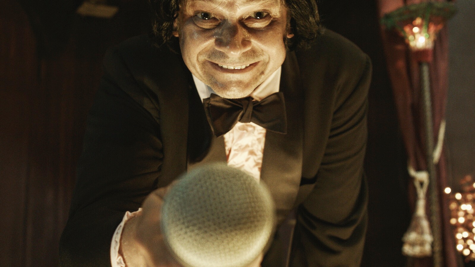 Mark Knudsen as Howard Chowdermouth