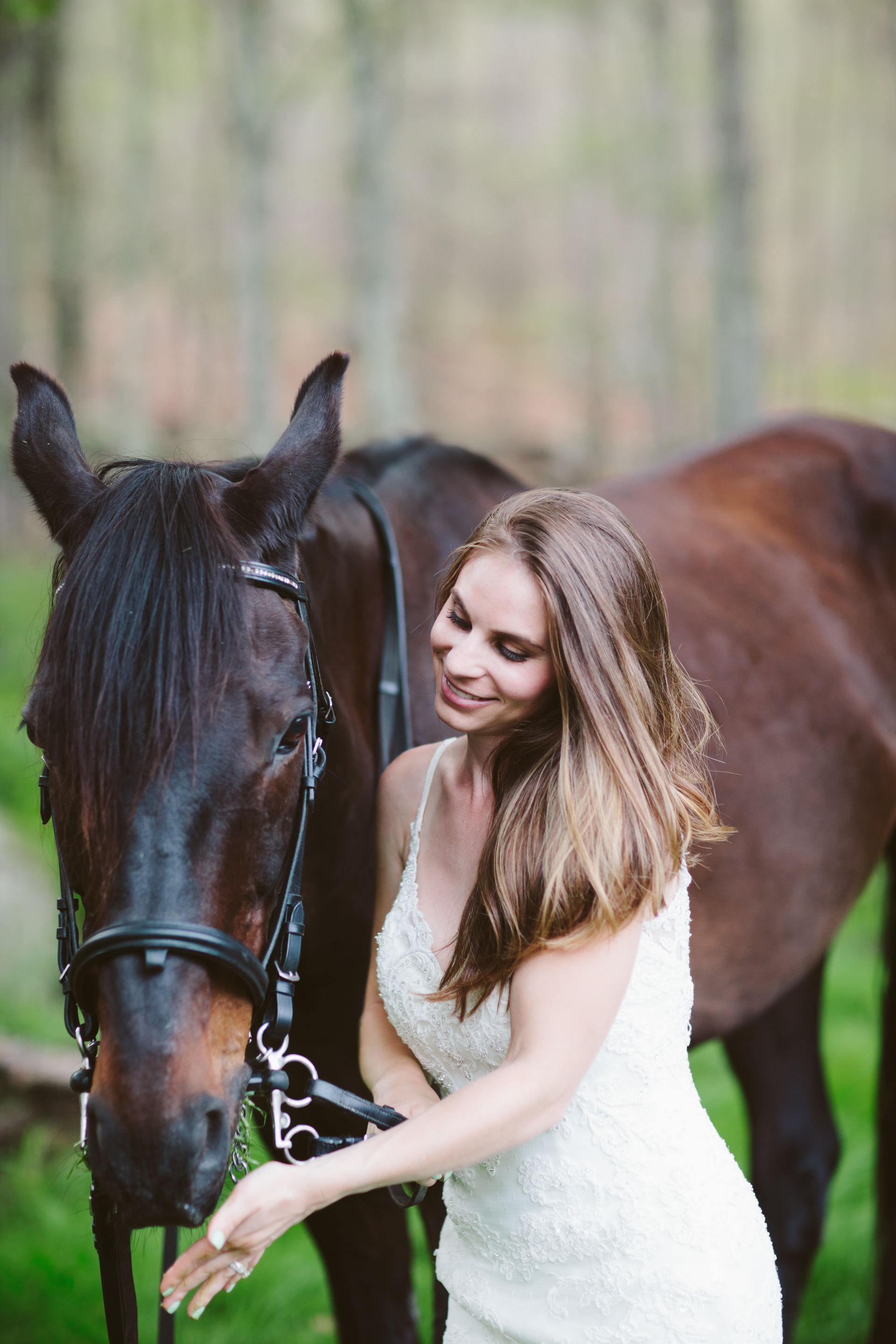 Photographybyamandamorgan-horse-wedding-bride-1.jpg