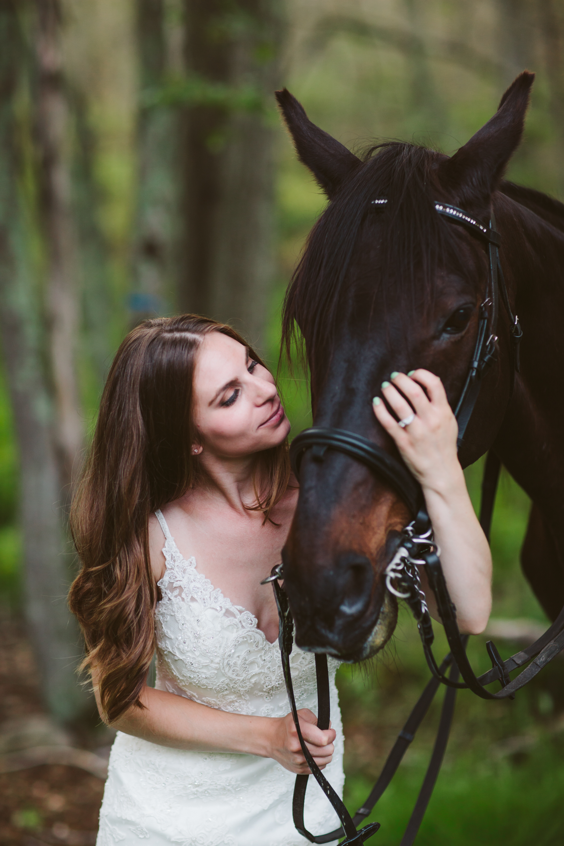 Photographybyamandamorgan-horse-wedding-bride-5.jpg