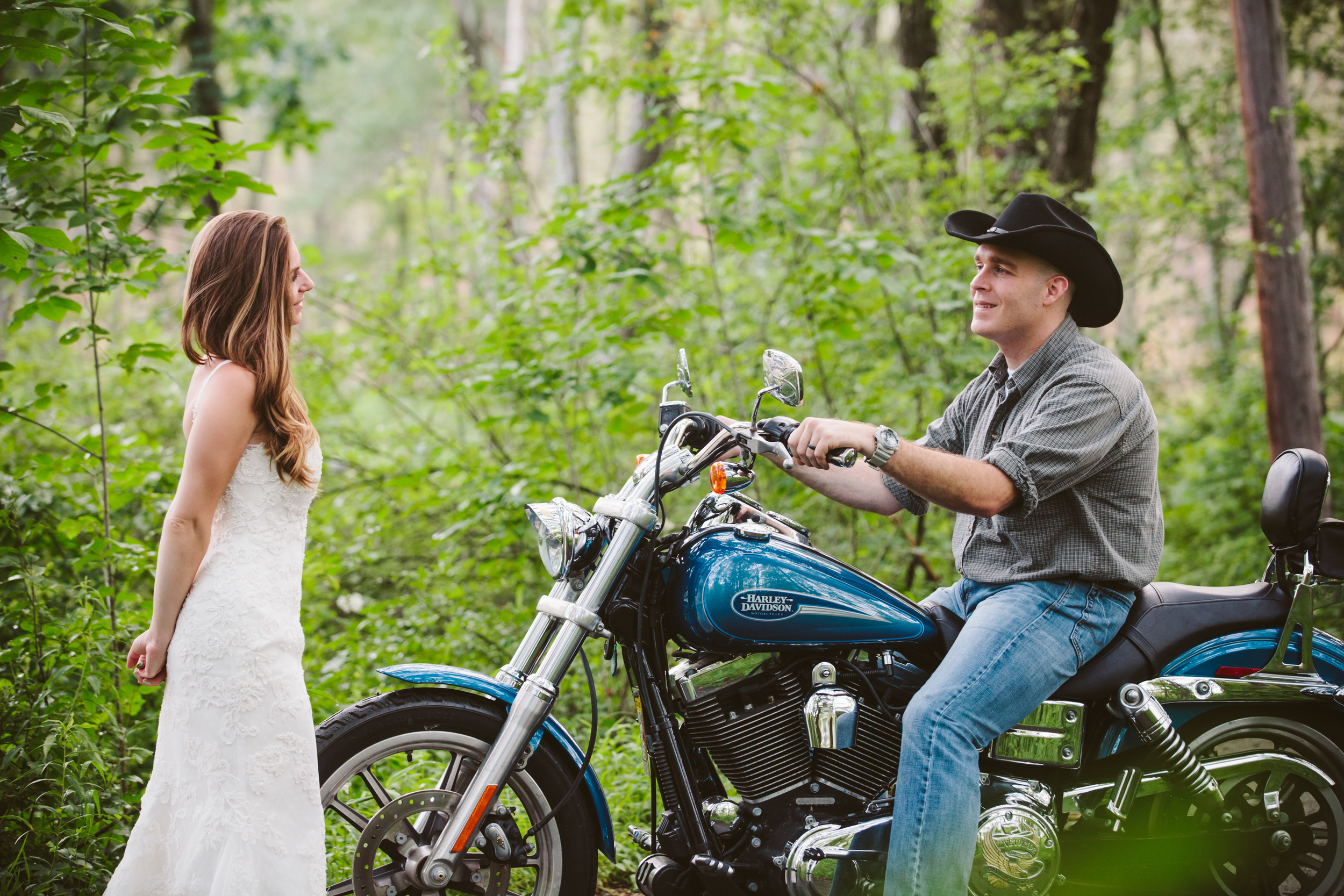 Photographybyamandamorgan-horse-wedding-bride-12.jpg