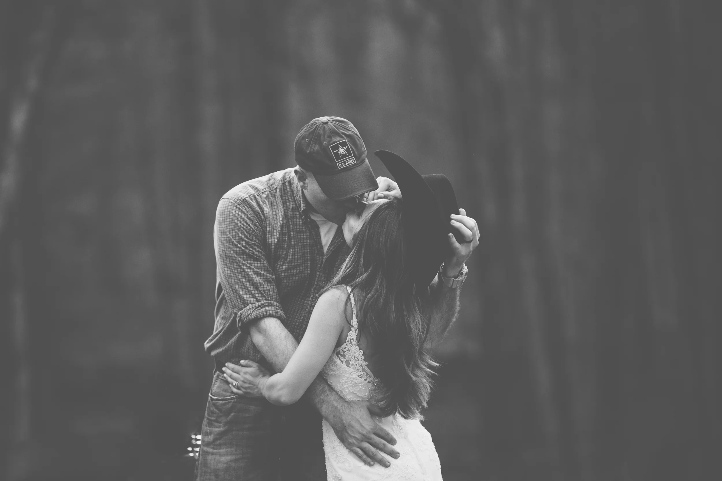 Photographybyamandamorgan-horse-wedding-bride-16.jpg