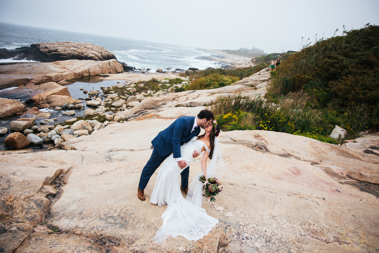 Narragansett-RI-Beach-Wedding-Amanda-Morgan-28.jpg