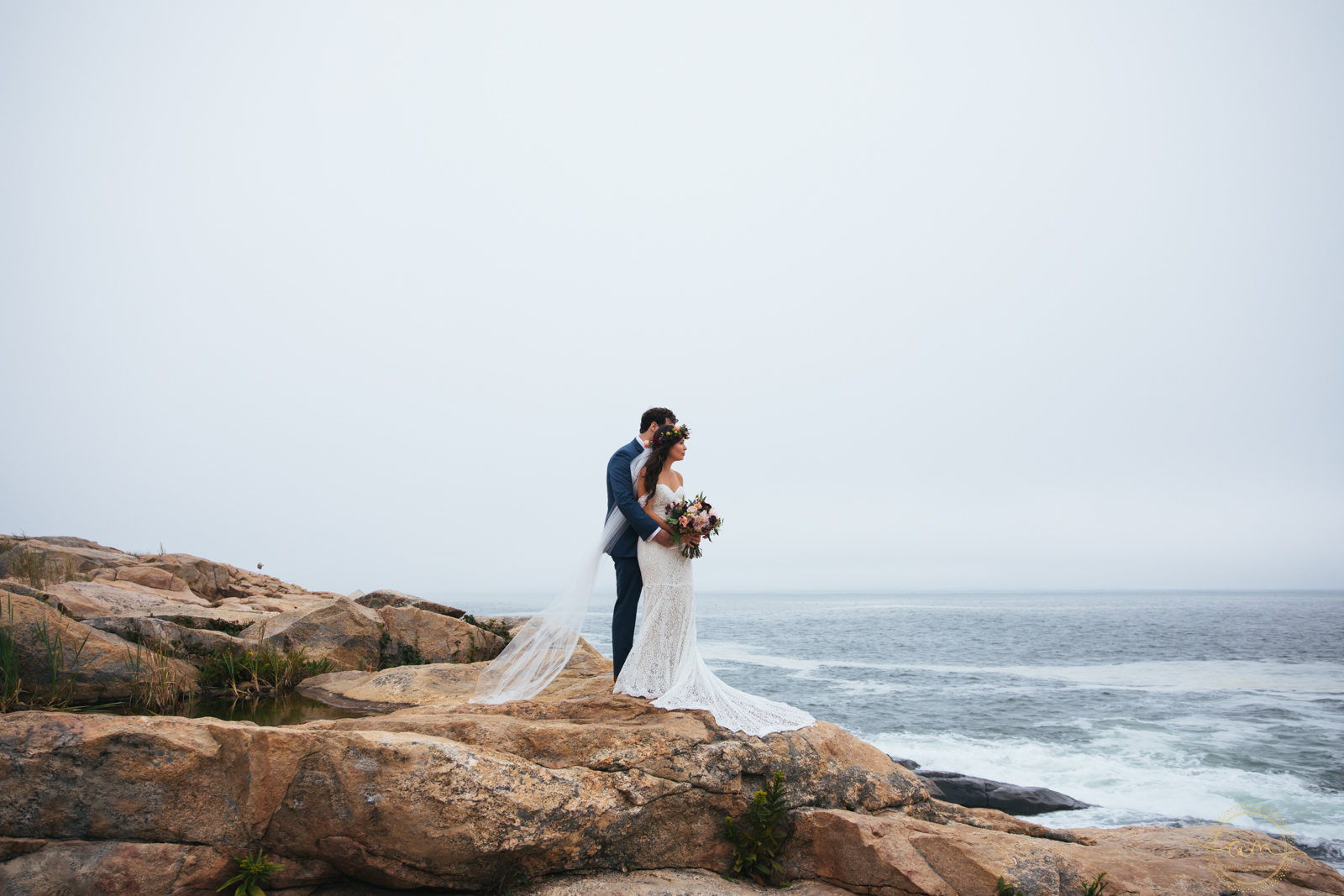 Narragansett-RI-Beach-Wedding-Amanda-Morgan-31.jpg
