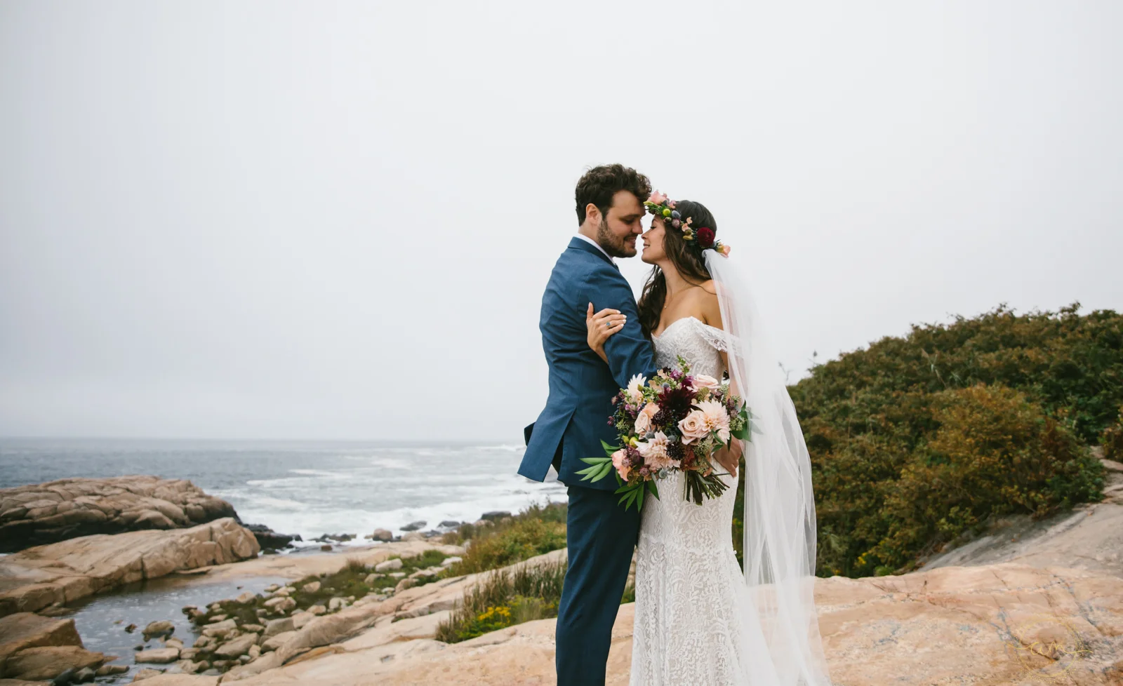 Narragansett-RI-Beach-Wedding-Amanda-Morgan-37.jpg