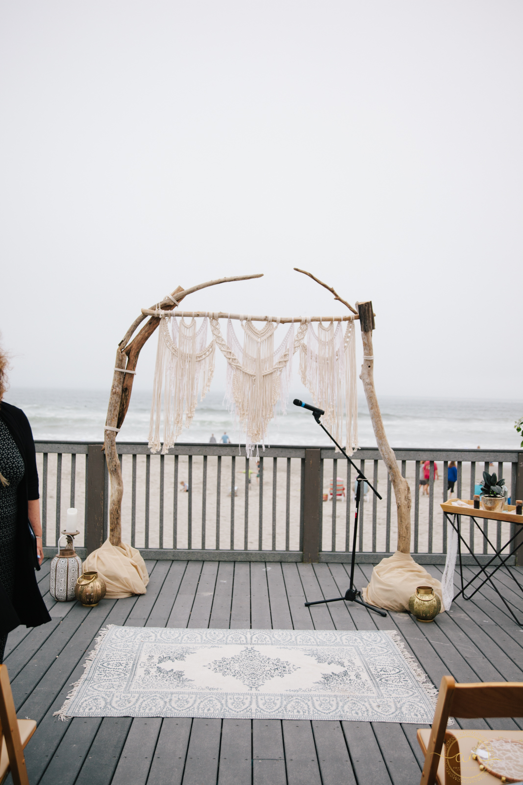 Narragansett-RI-Beach-Wedding-Amanda-Morgan-44.jpg