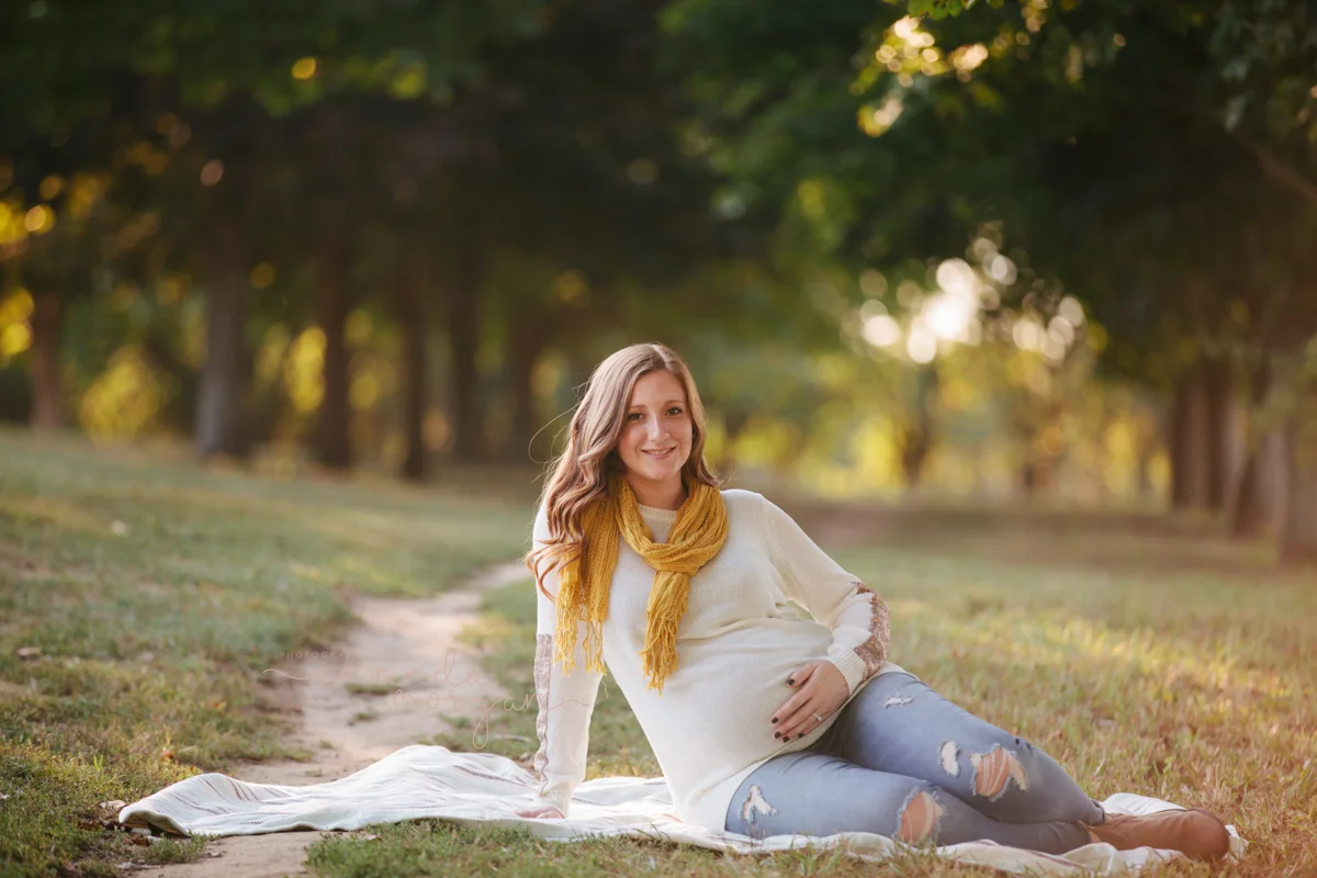 Chase-Farm-lincoln-RI-Maternity-photoshoot-amandamorgan-27-Edit.jpg