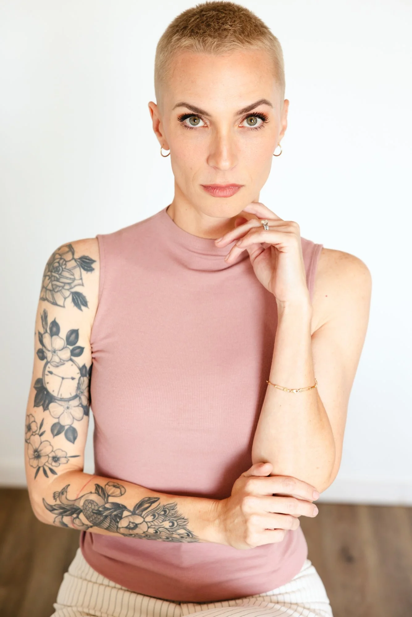 woman-short-hair-brand-working-shuck-it-consulting-tampa-florida-AMorganStudios-2.jpg